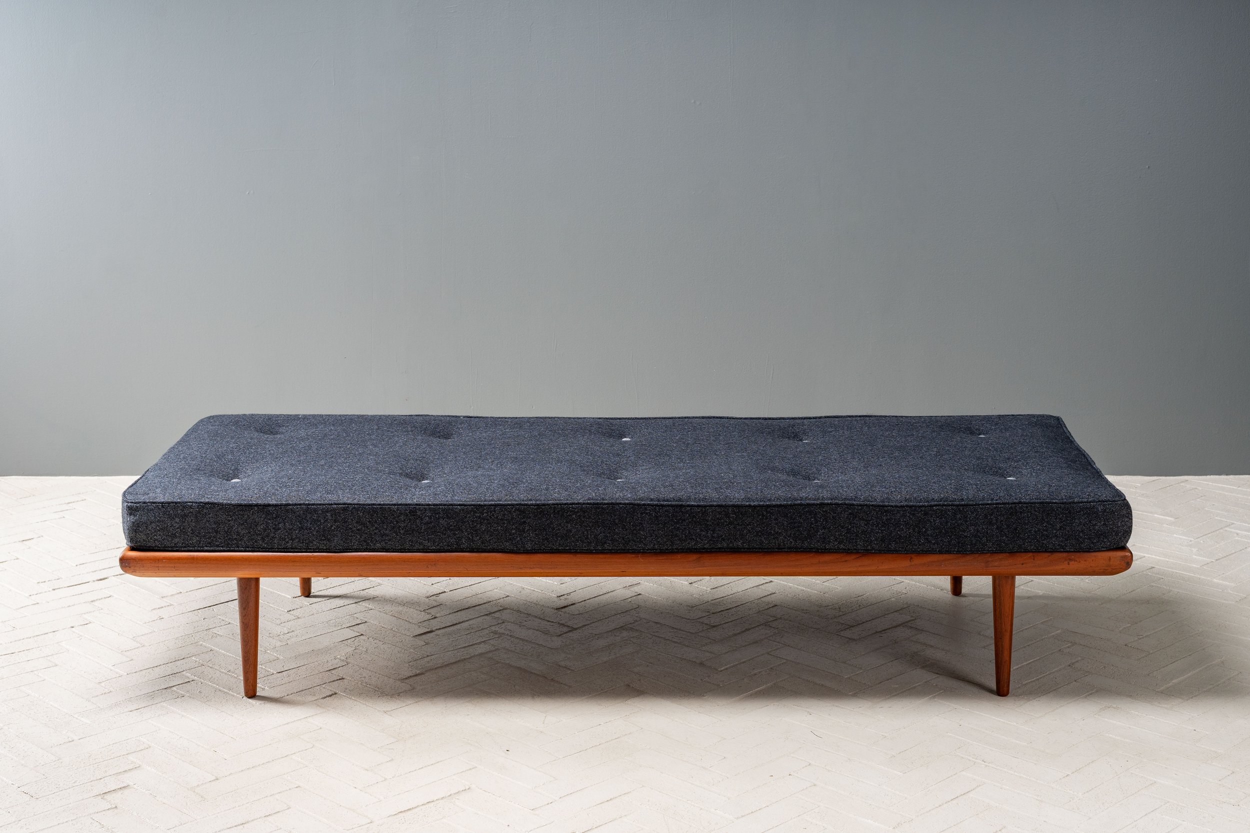 peter-hvidt-teak-daybed-resideinc-3.jpg