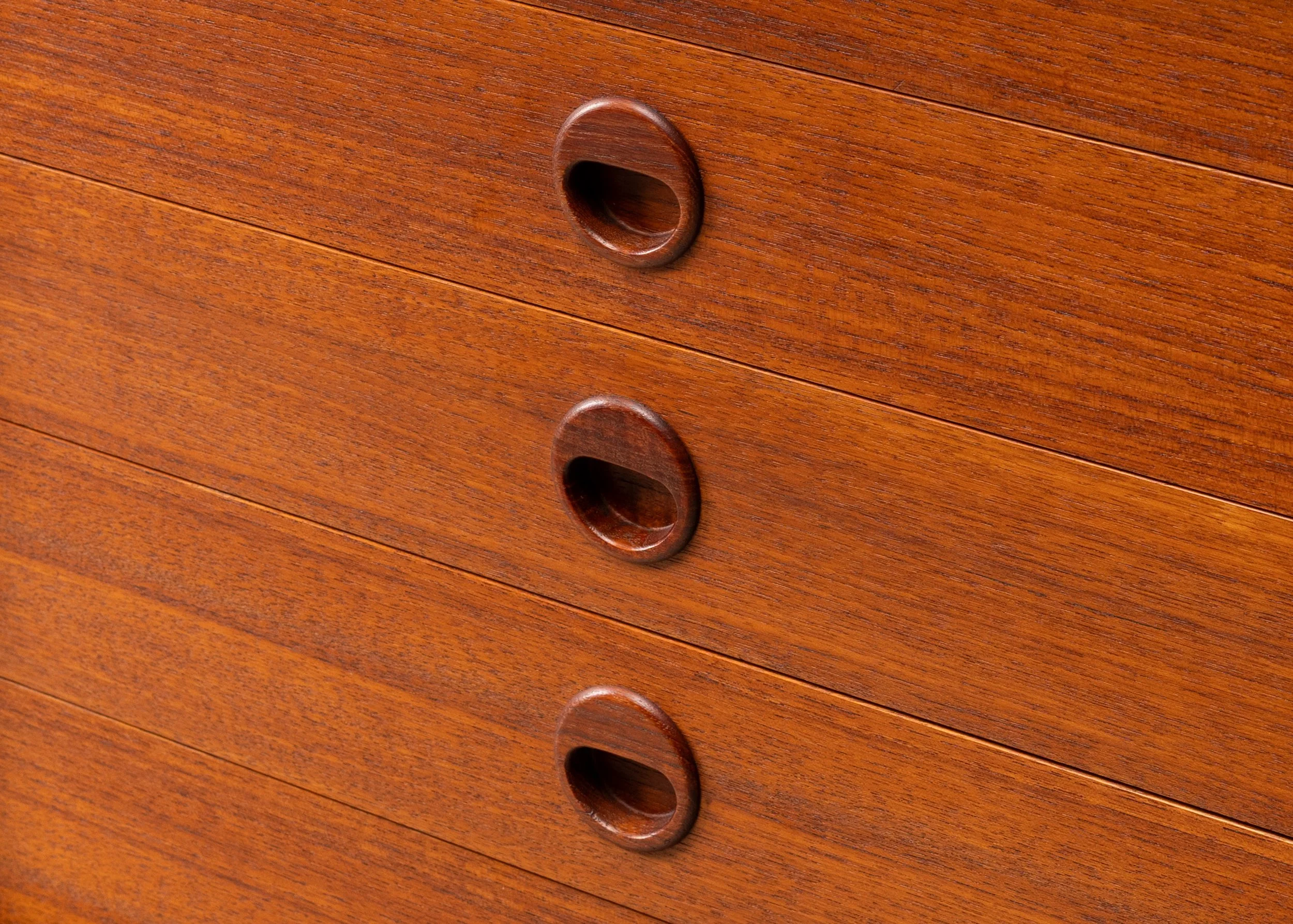 folke-ohlsson-dux-teak-chest-resideinc-13.jpg
