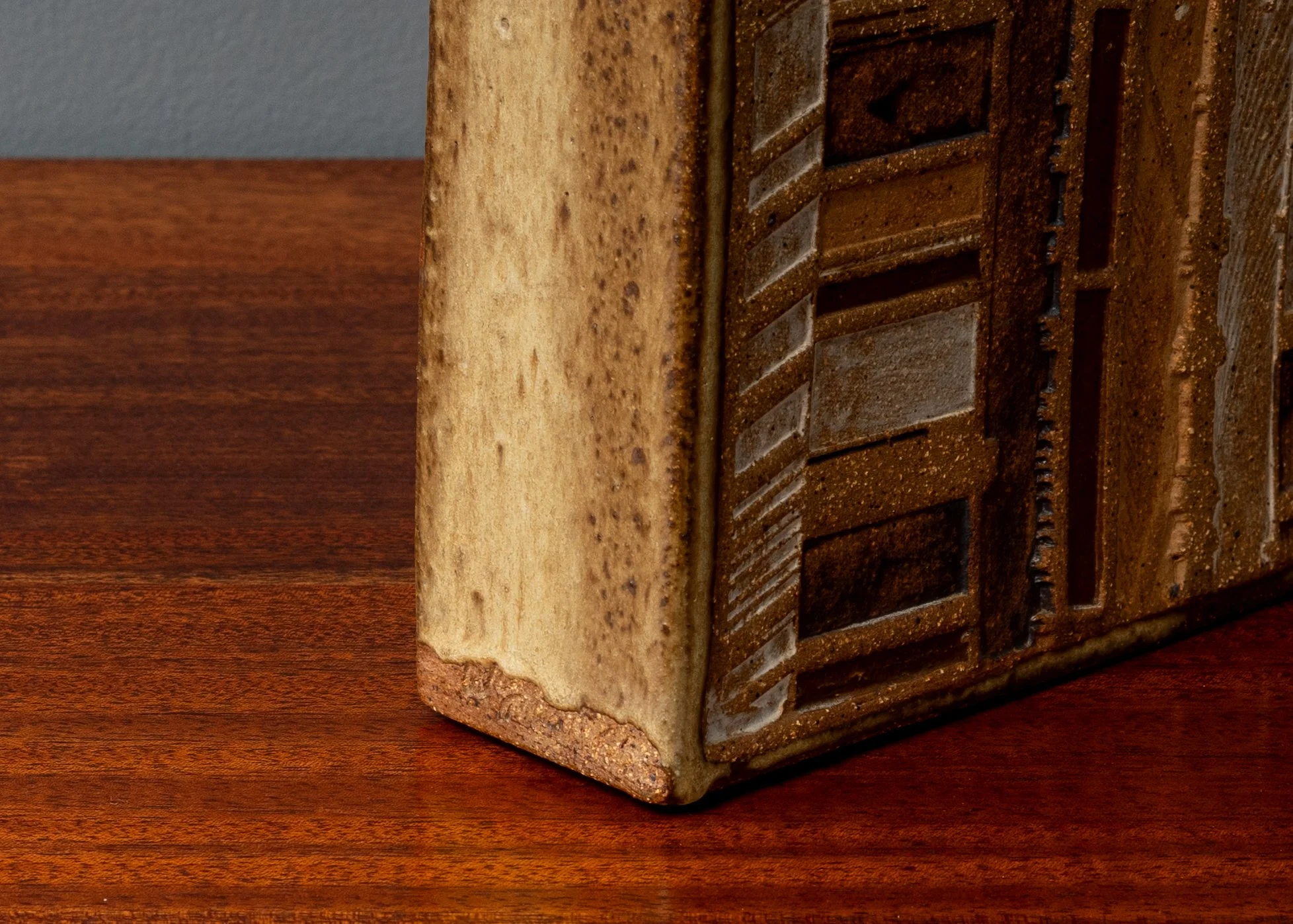 william-wyman-large-ceramic-slab-vase-reside-inc-8.jpg