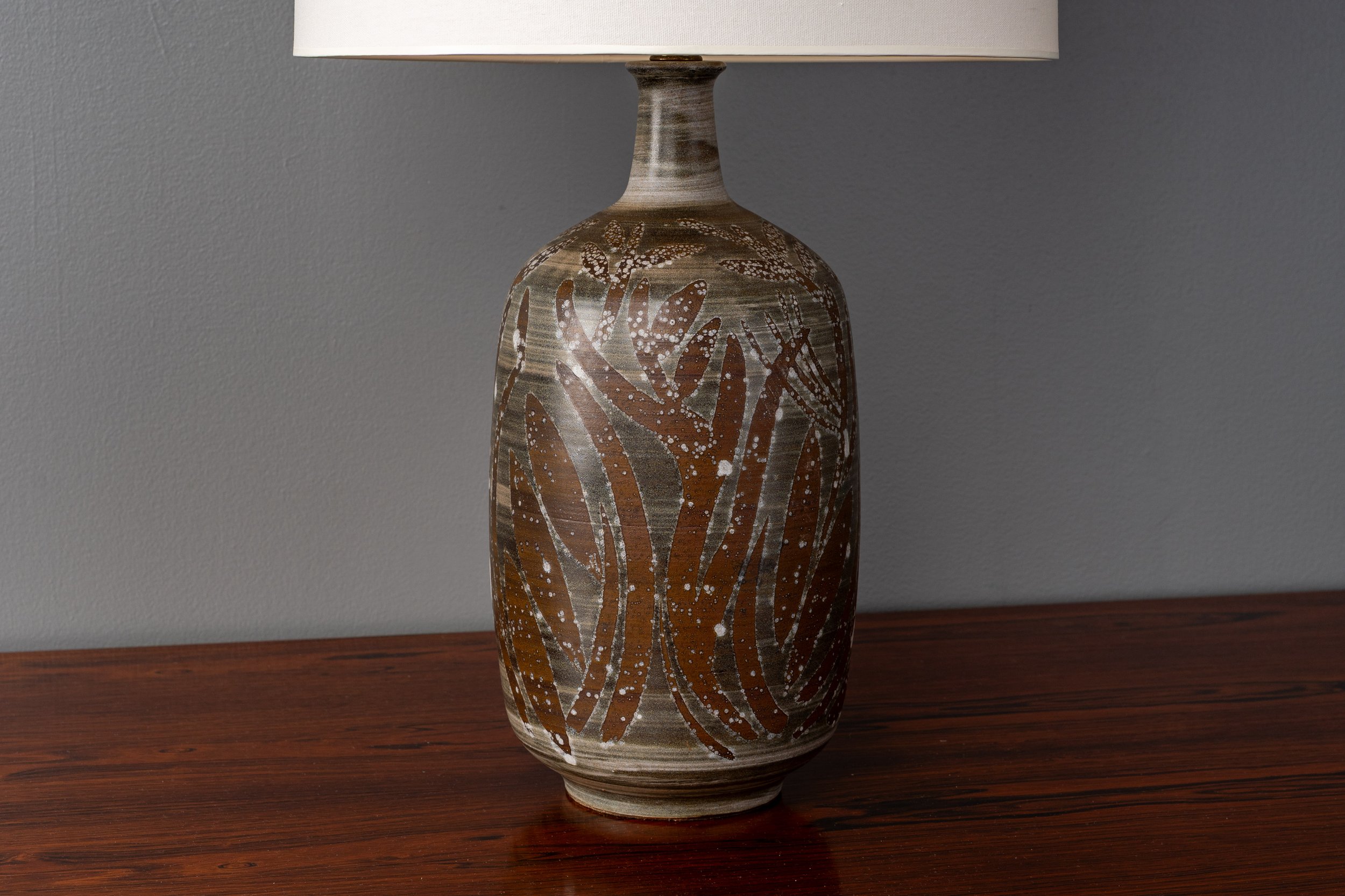 1-lamp-040325-resideinc-11.jpg