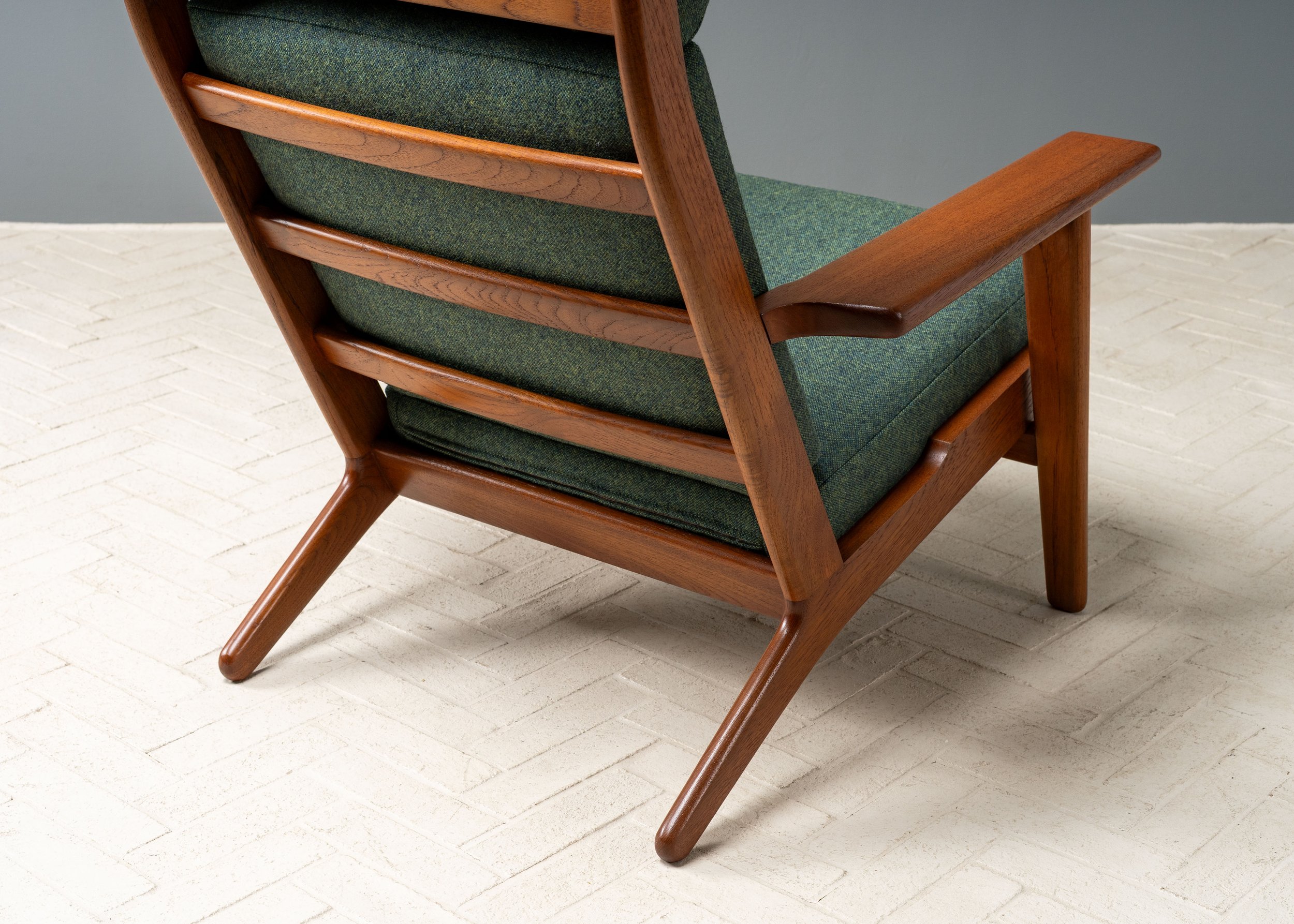 pair-of-wegner-lounge-chairs-resideinc-13.jpg
