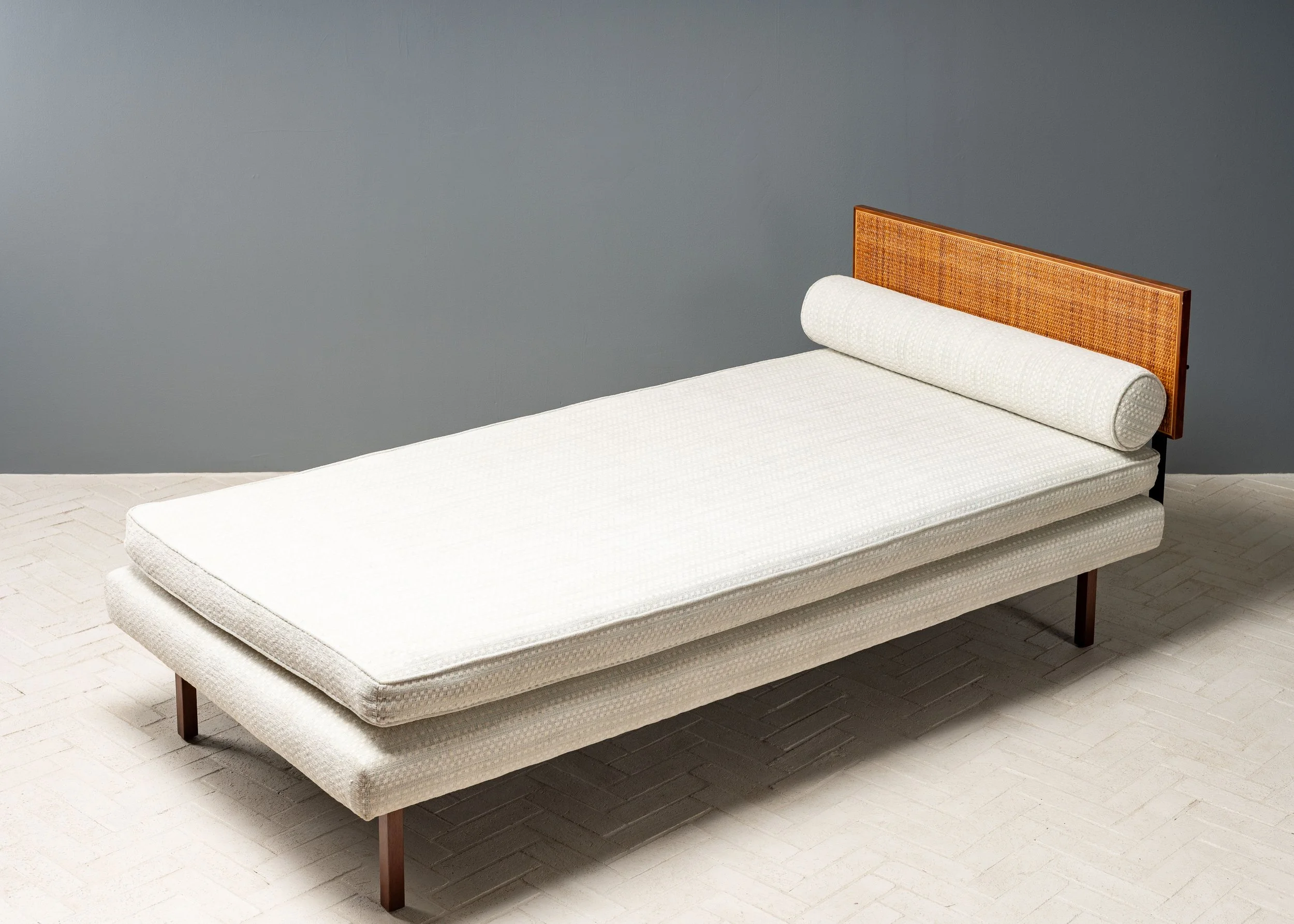 richard-schultz-daybed-reside-inc-9.jpg