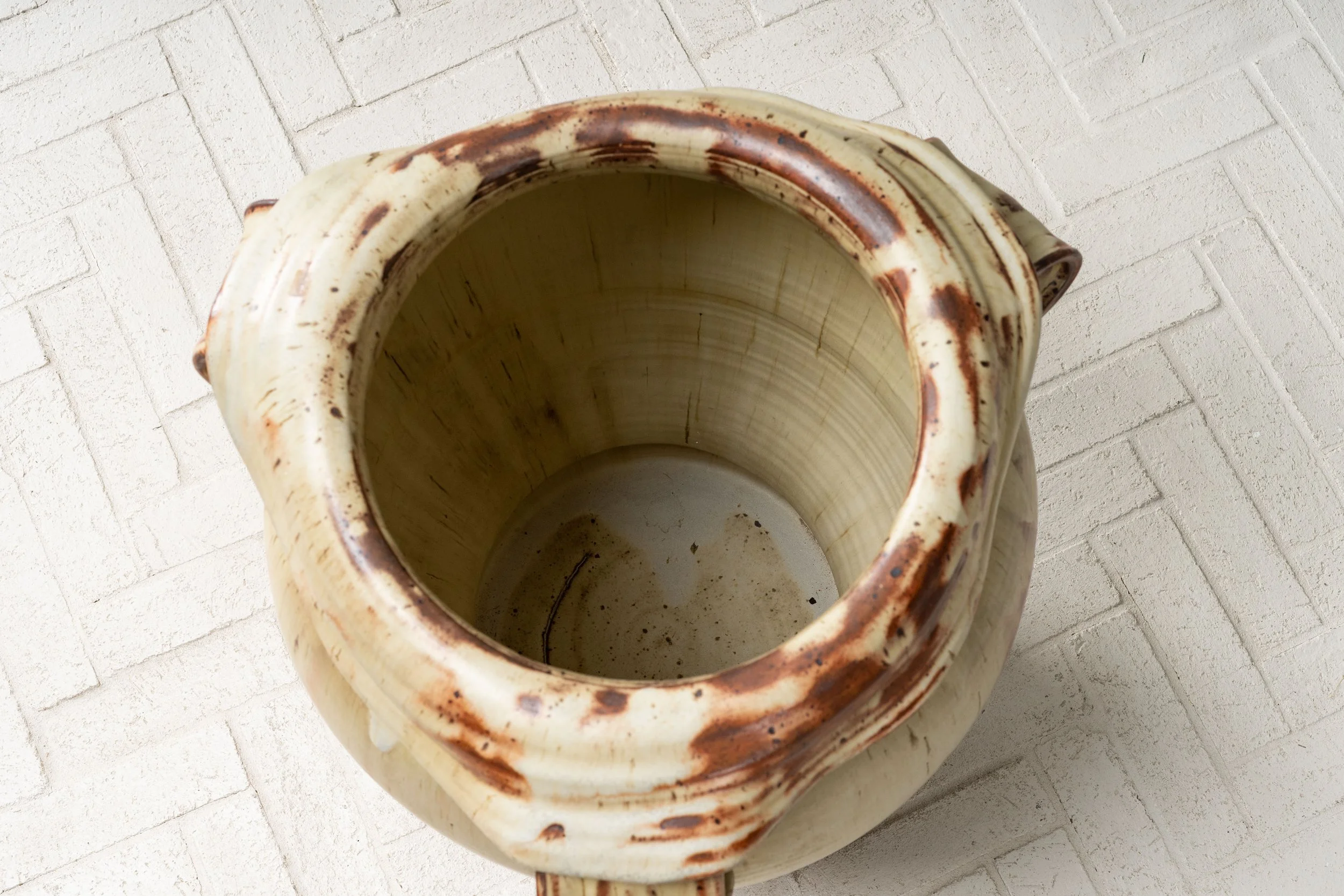 large-ceramic-planter-resideinc-6.jpg