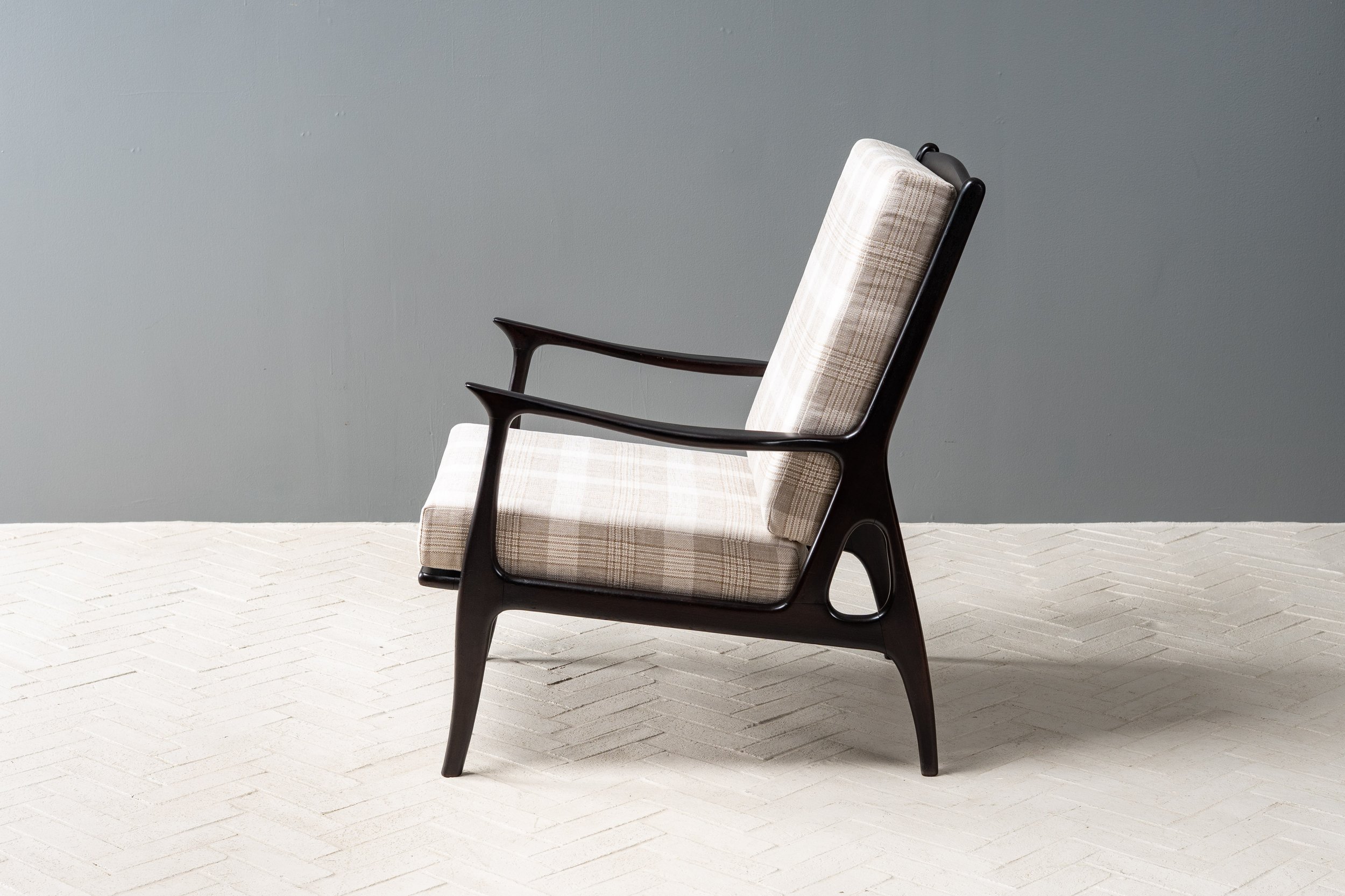 otto-gerdau-open-frame-lounge-chairs-resideinc-7.jpg
