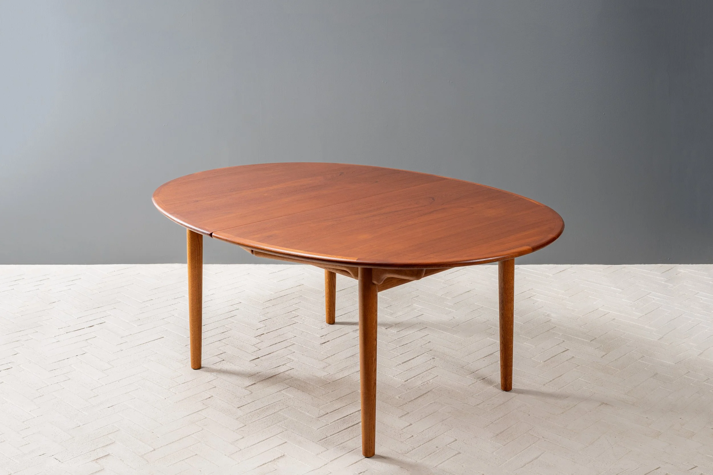 hans-wegner-teak-oak-jh567-dining-table-resideinc-4.jpg