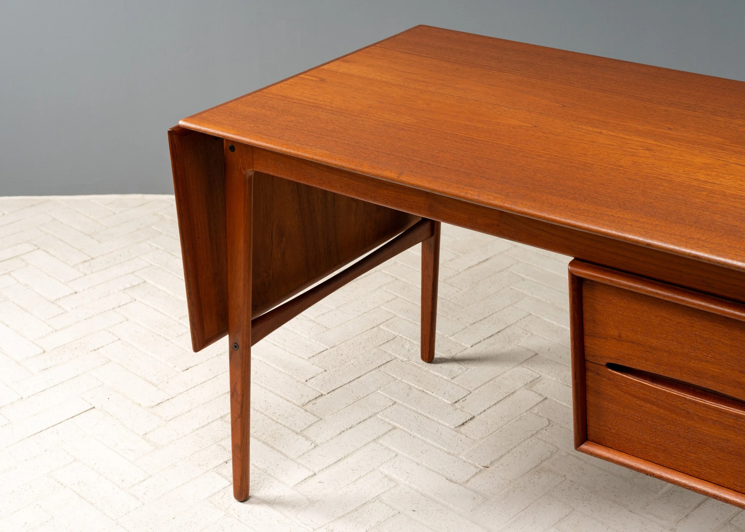 aksel-boll-jensen-expandable-teak-desk-resideinc-5.jpg