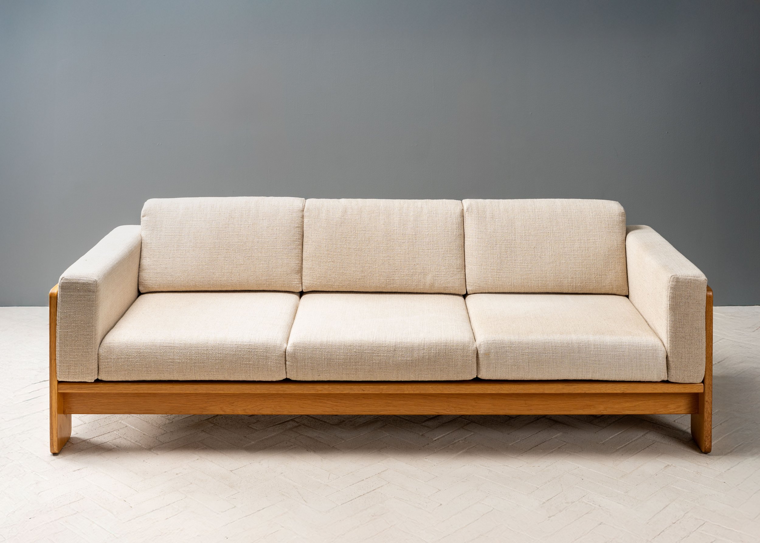 tobia-scarpa-bastiano-oak-sofa-resideinc-1.jpg