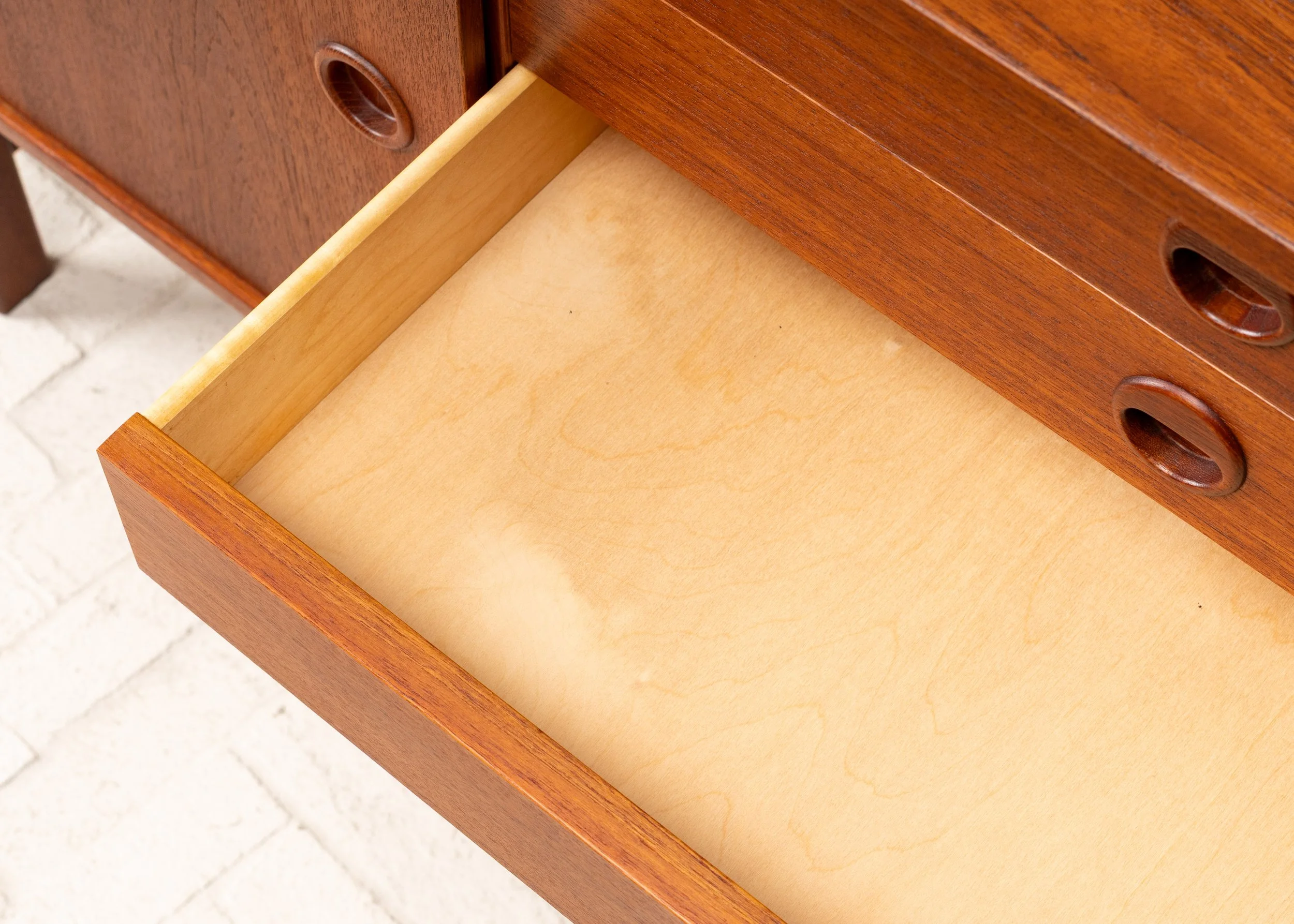 folke-ohlsson-dux-teak-chest-resideinc-10.jpg