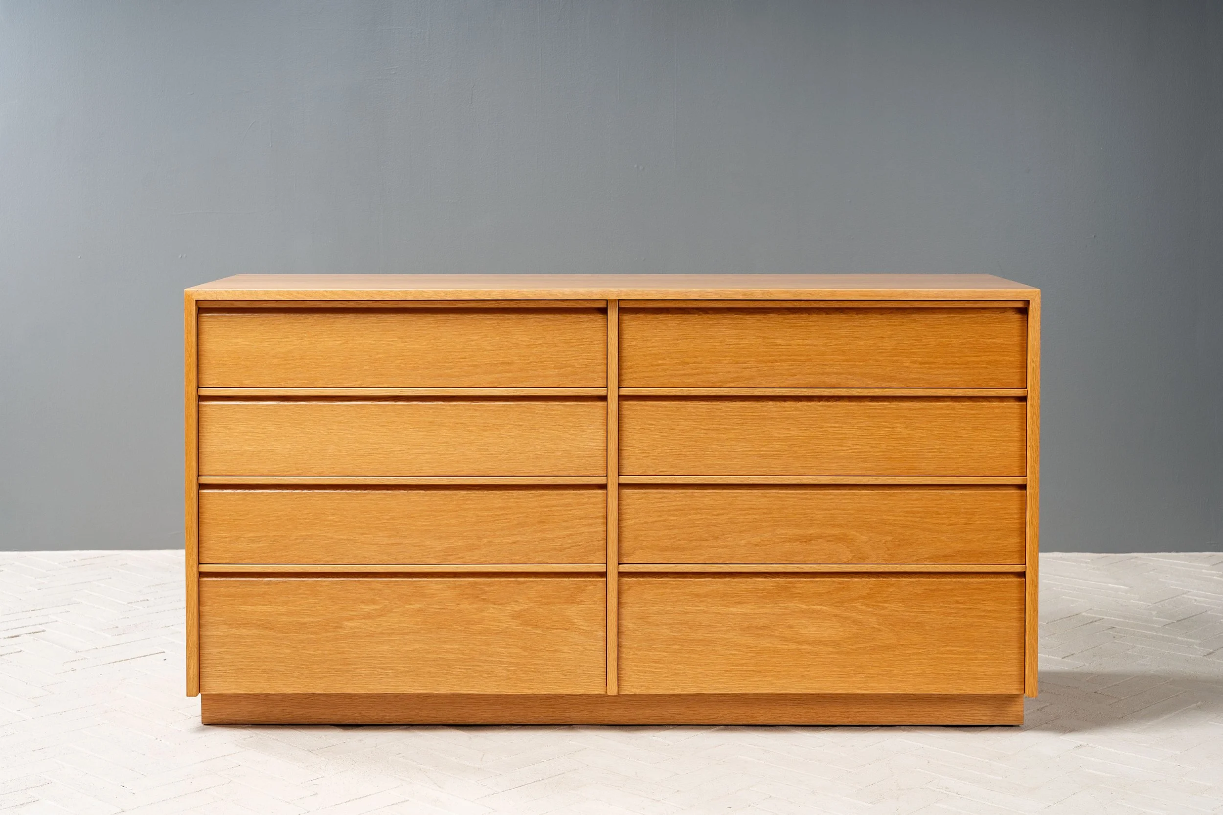 charles-webb-sixties-series-oak-chest-aug2025-resideinc-2.jpg