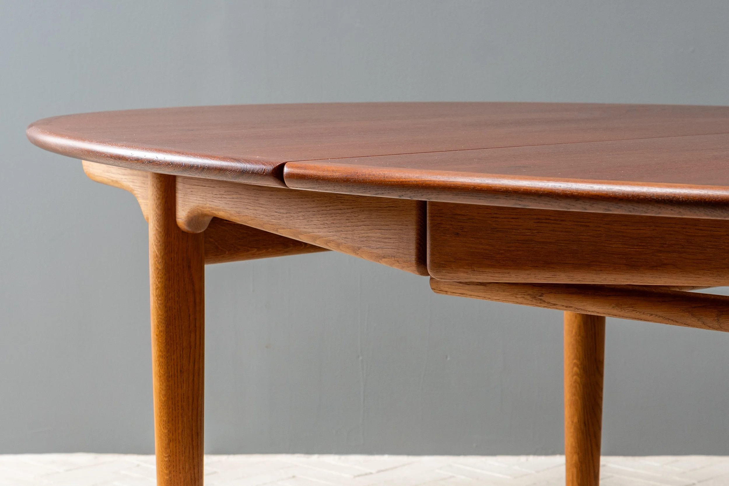 hans-wegner-teak-oak-jh567-dining-table-resideinc-8.jpg