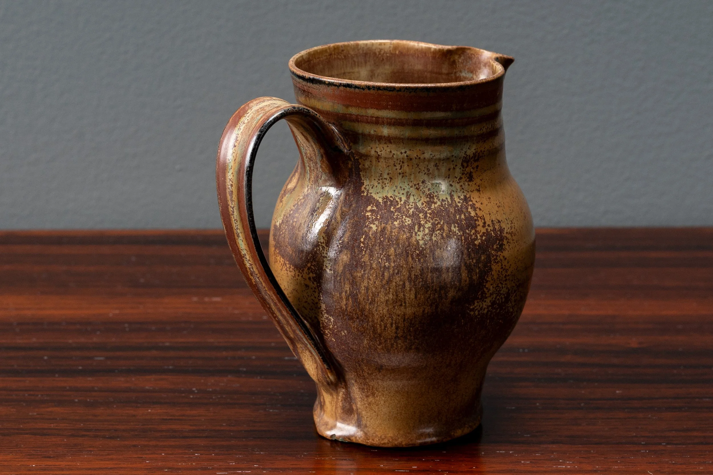 scheier-ceramic-jug-resideinc-3.jpg