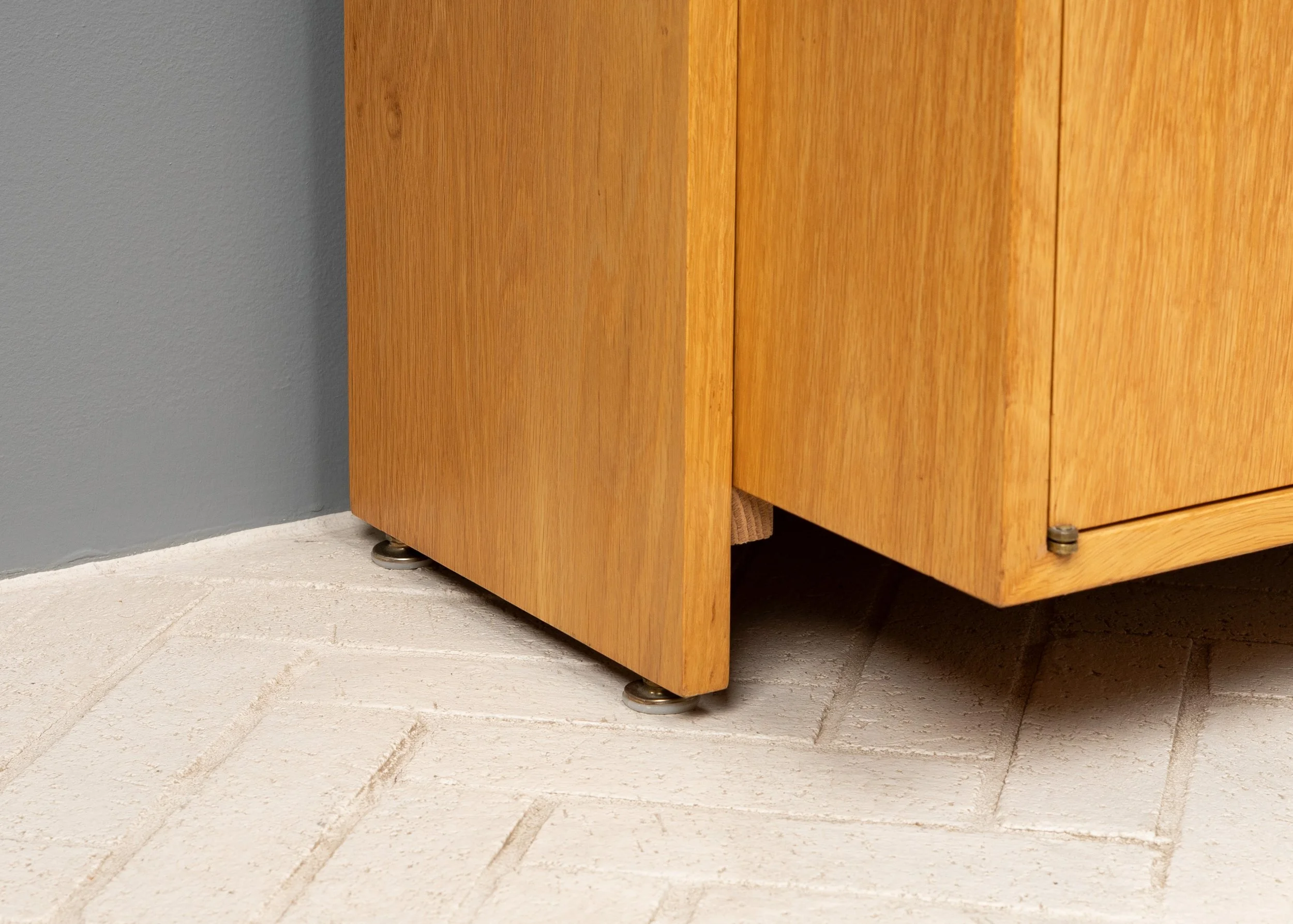 charles-webb-oak-wall-unit-resideinc-12.jpg