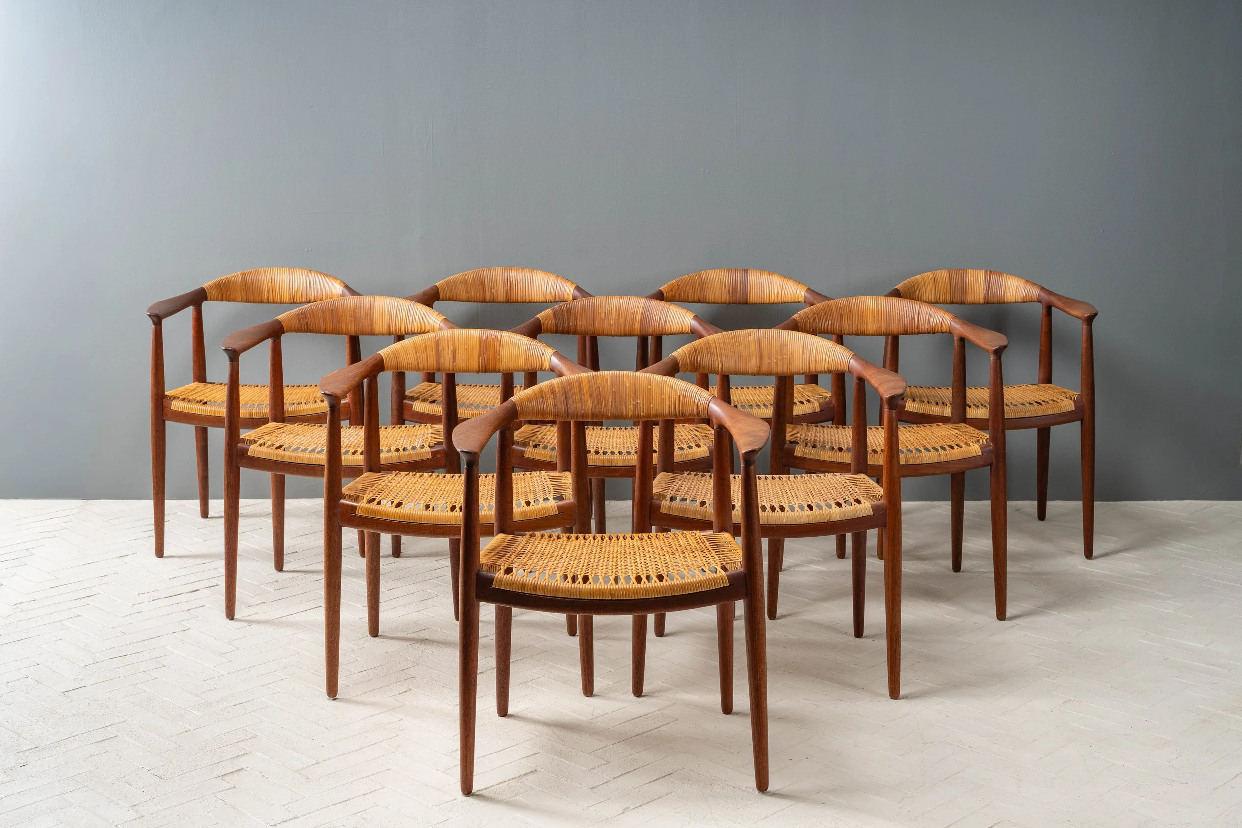 set-of-ten-hans-wegner-teak-round-chairs-resideinc-51.jpg