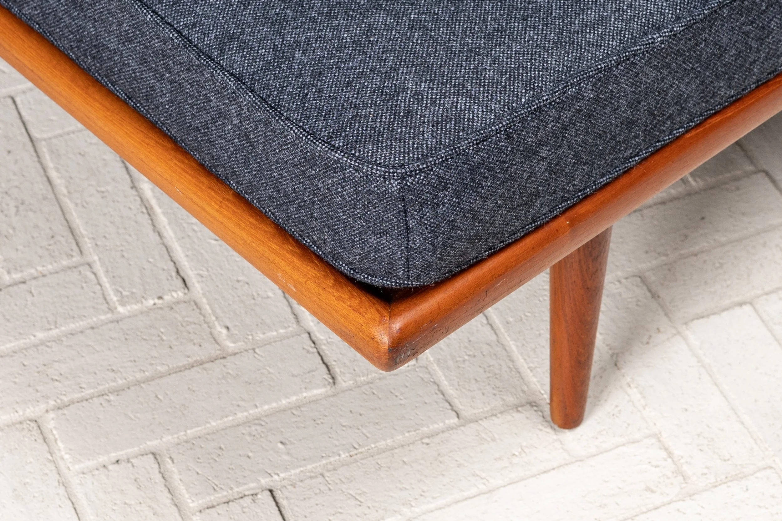 peter-hvidt-teak-daybed-resideinc-16.jpg