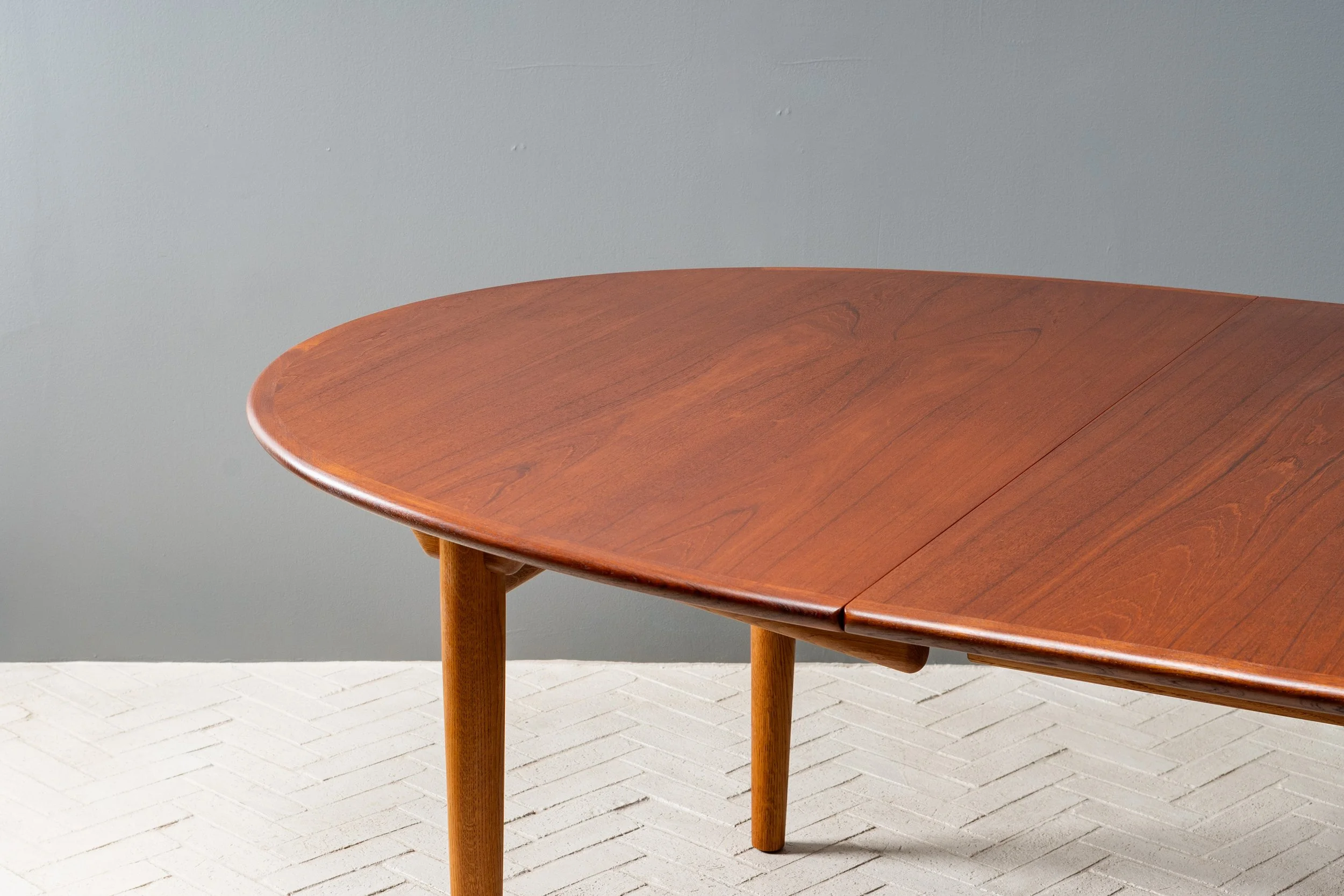 hans-wegner-teak-oak-jh567-dining-table-resideinc-16.jpg