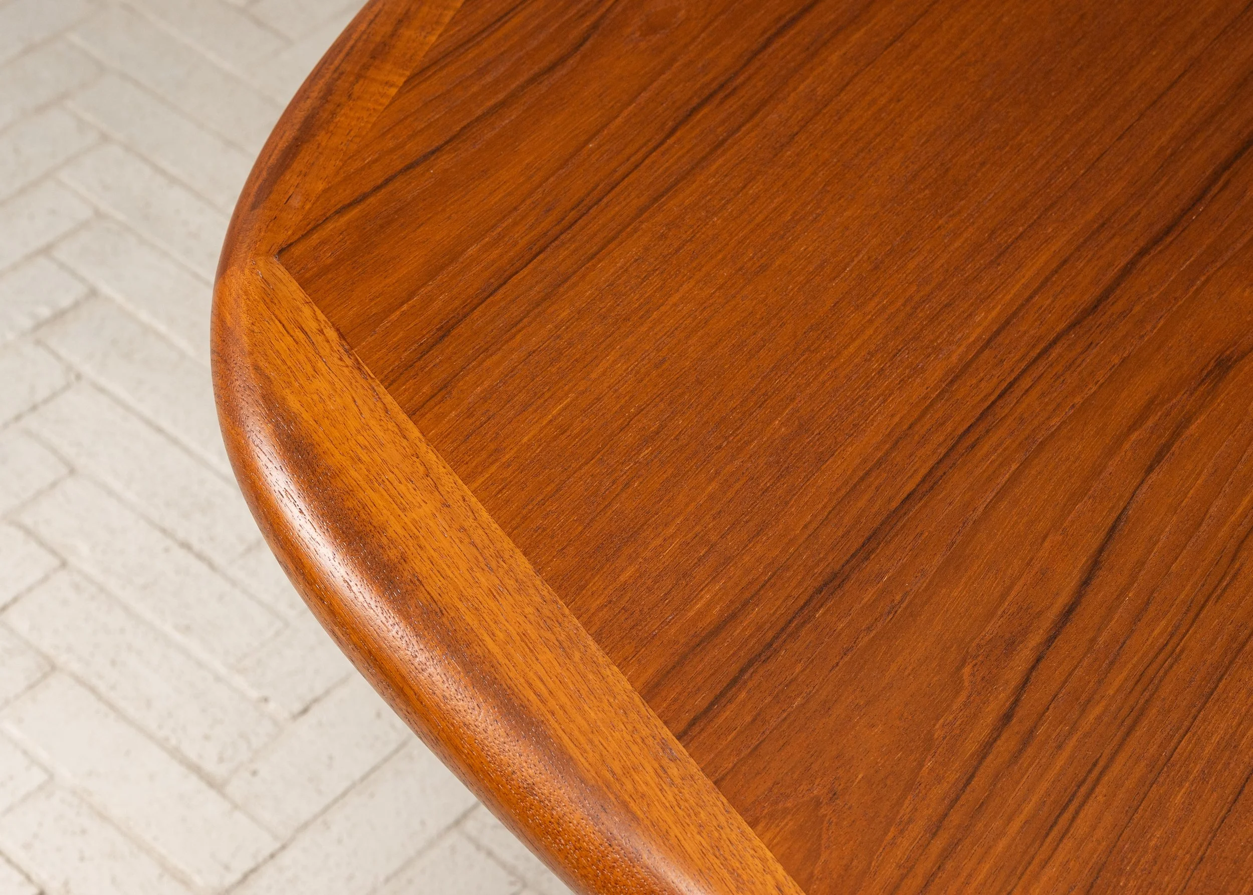 drylund-oval-teak-dining-table-reside-inc-5.jpg