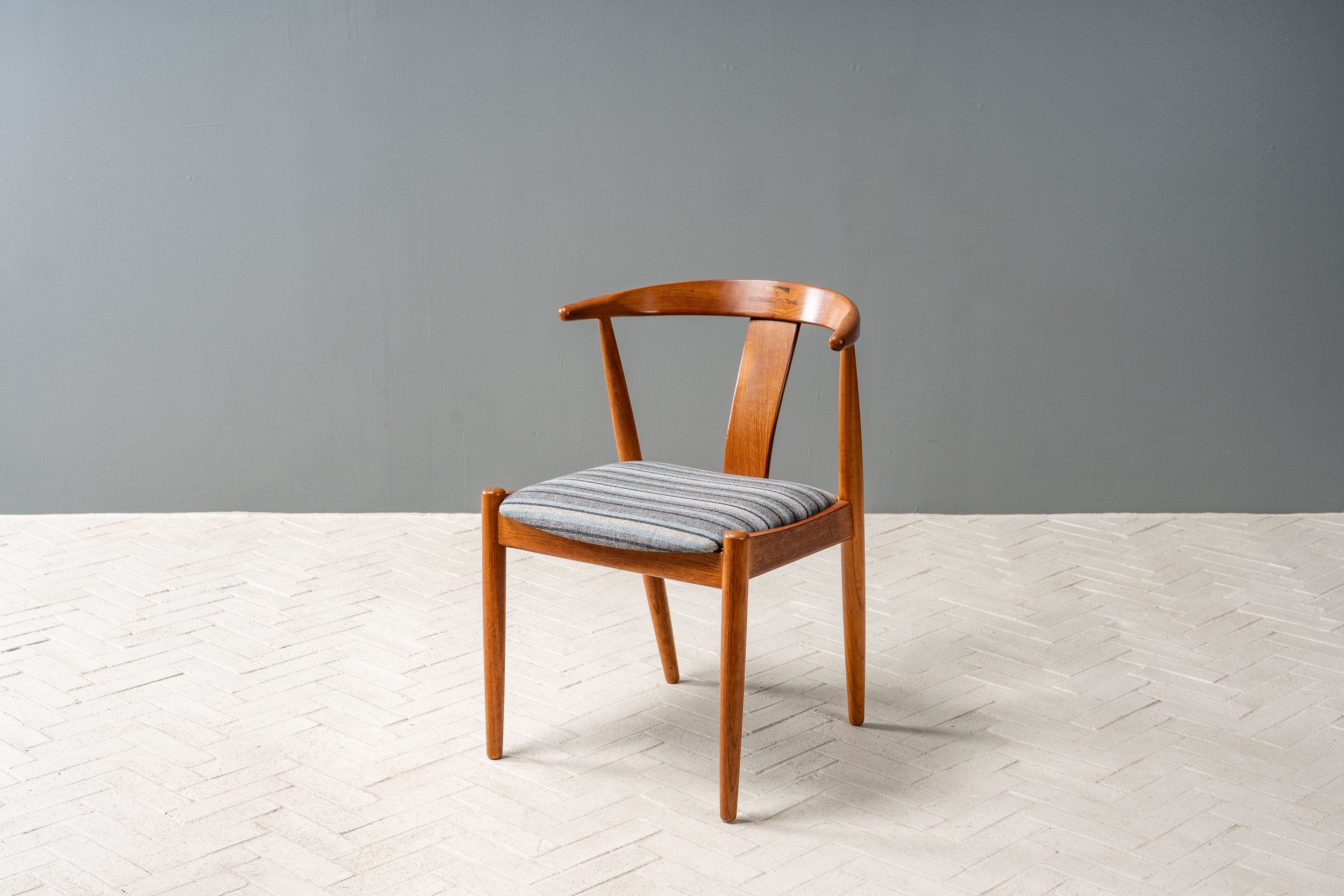 set-of-6-dyrlund-teak-dining-chairs-resideinc-9.jpg