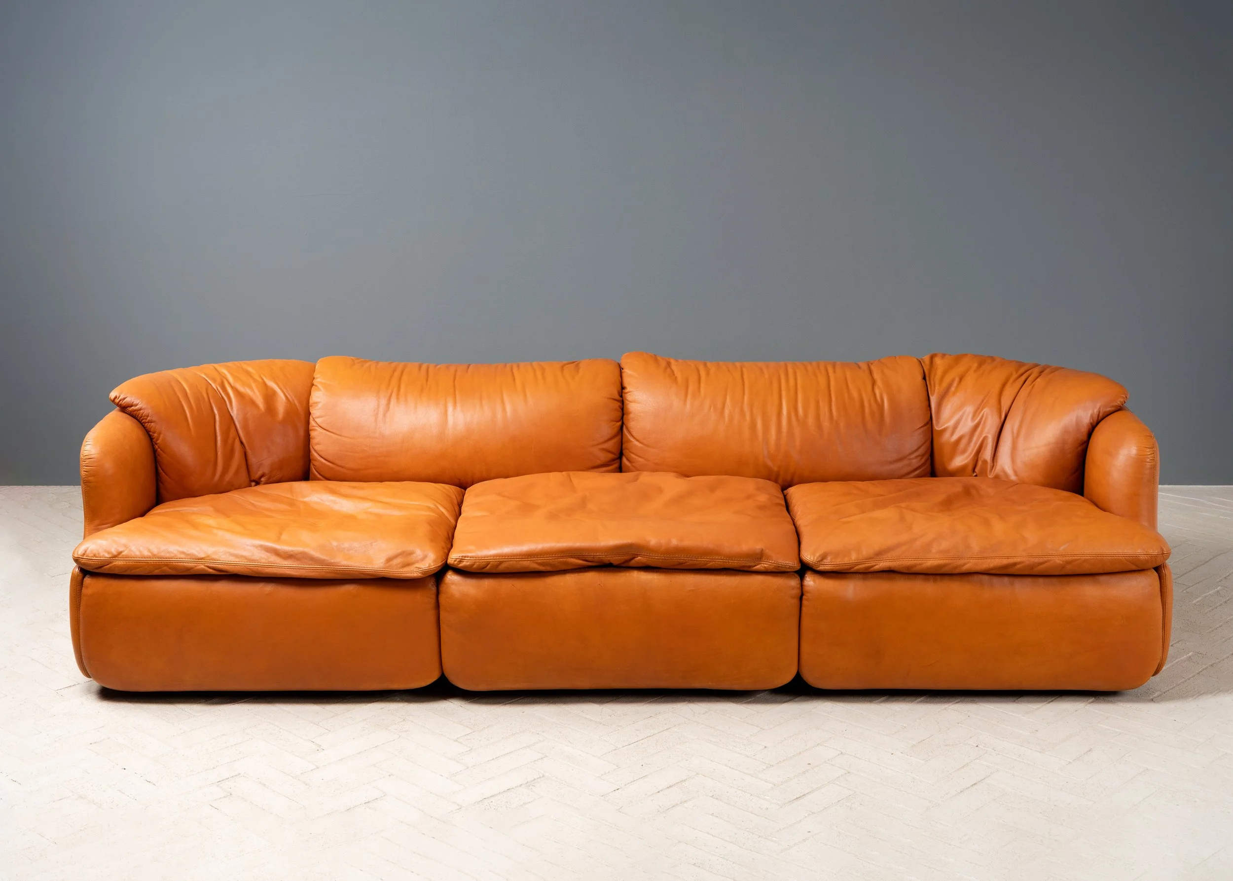 saporiti-confidential-cognac-leather-sofa-resideinc-1.jpg