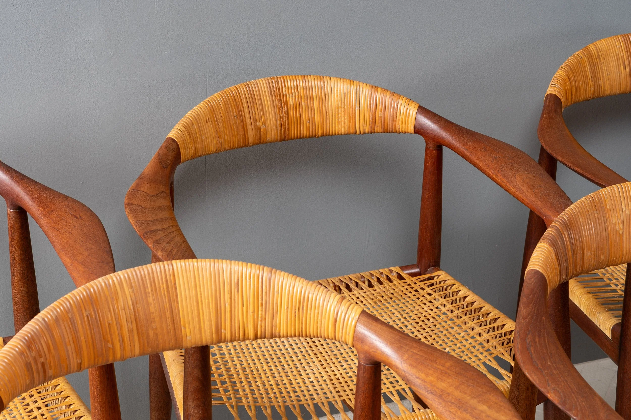 set-of-ten-hans-wegner-teak-round-chairs-resideinc-55.jpg