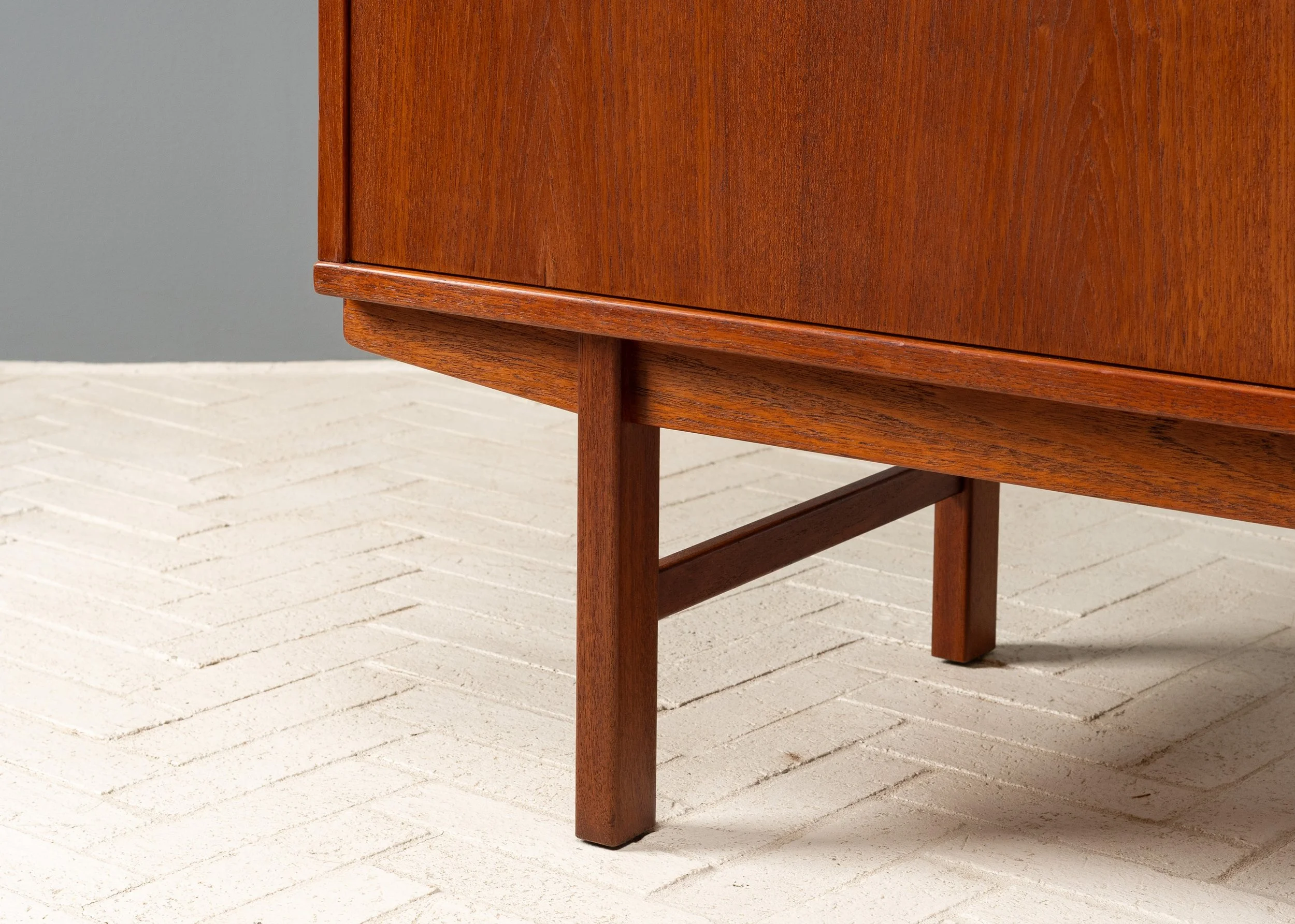 folke-ohlsson-dux-teak-chest-resideinc-15.jpg