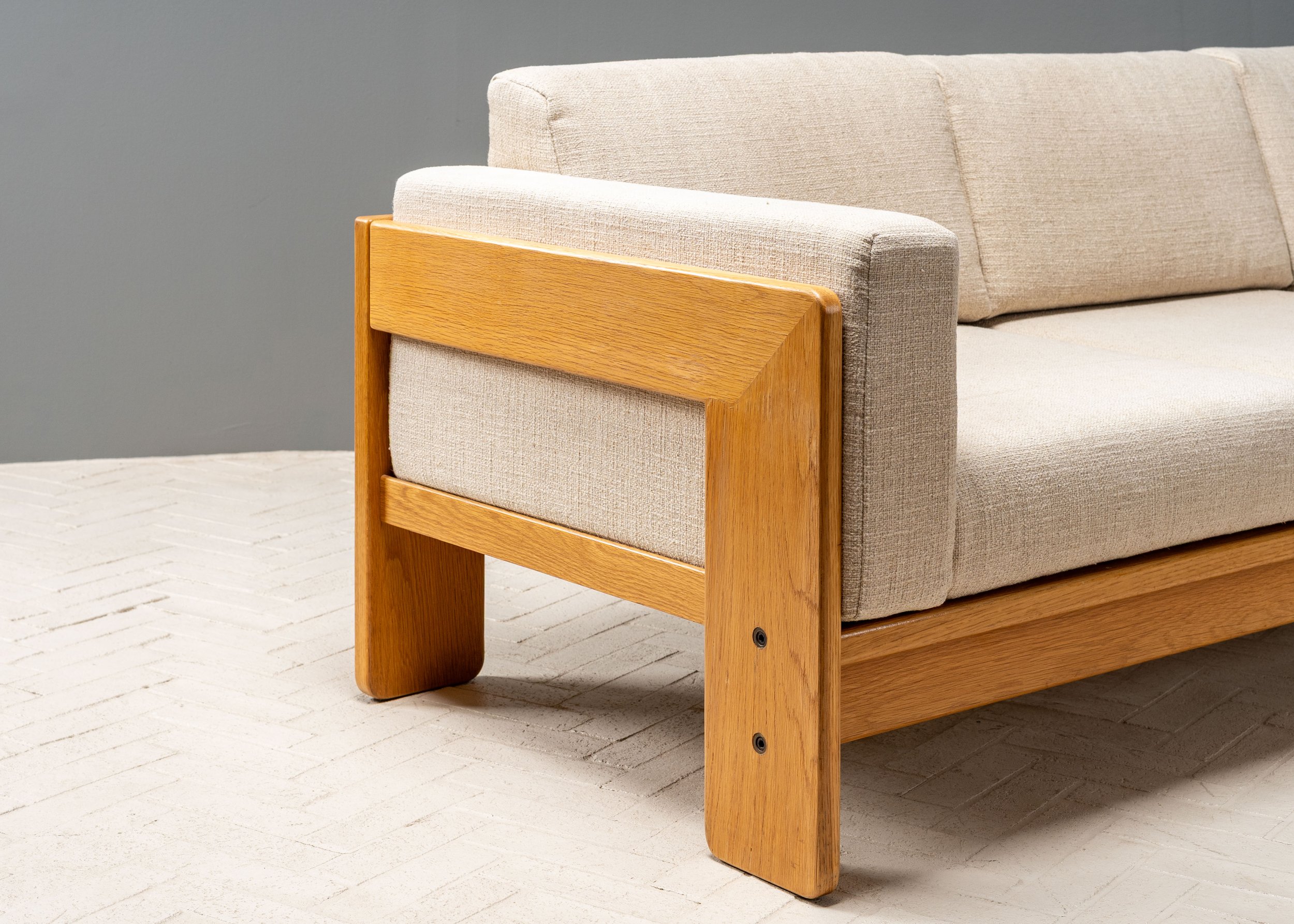 tobia-scarpa-bastiano-oak-sofa-resideinc-7.jpg