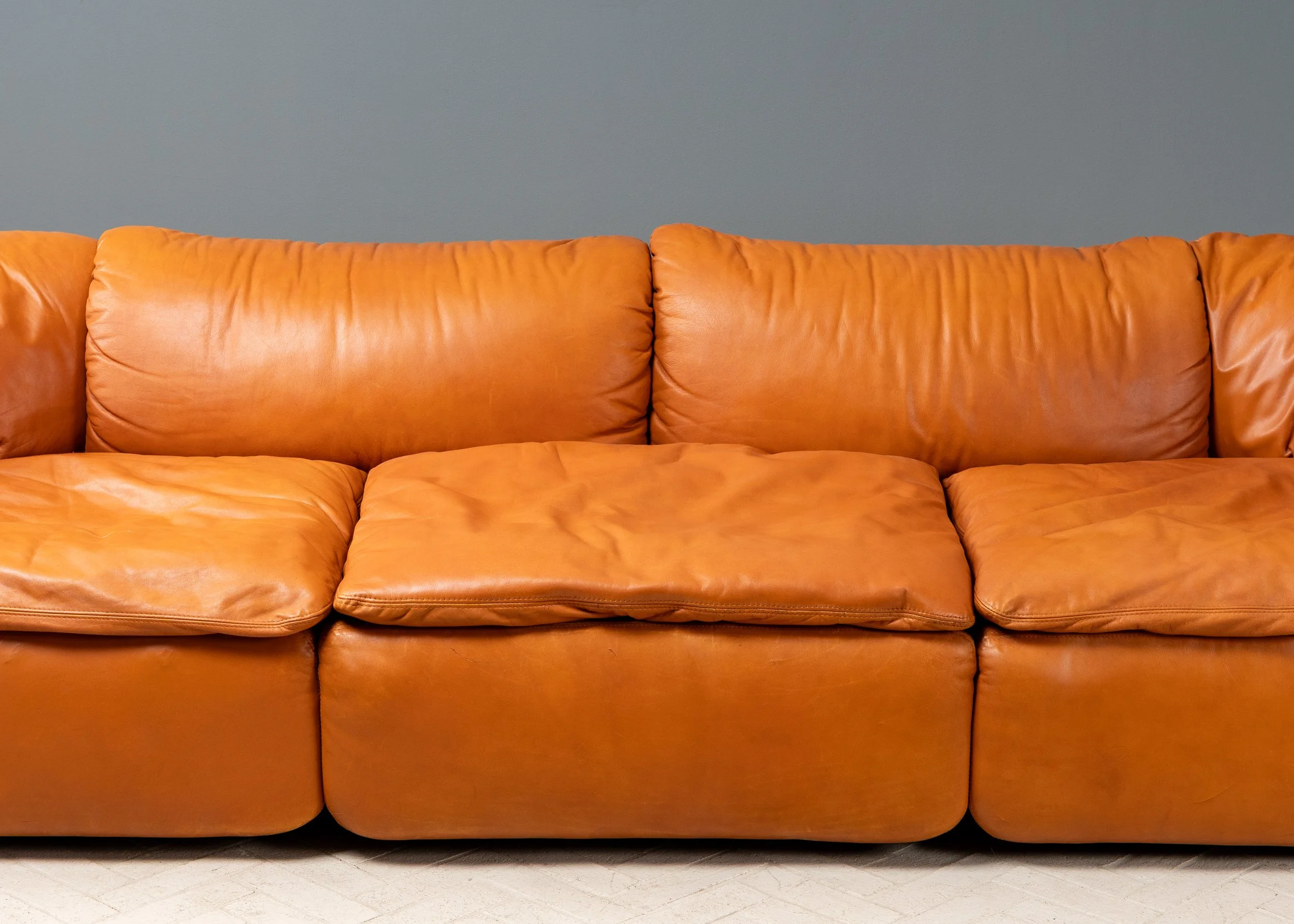 saporiti-confidential-cognac-leather-sofa-resideinc-4.jpg