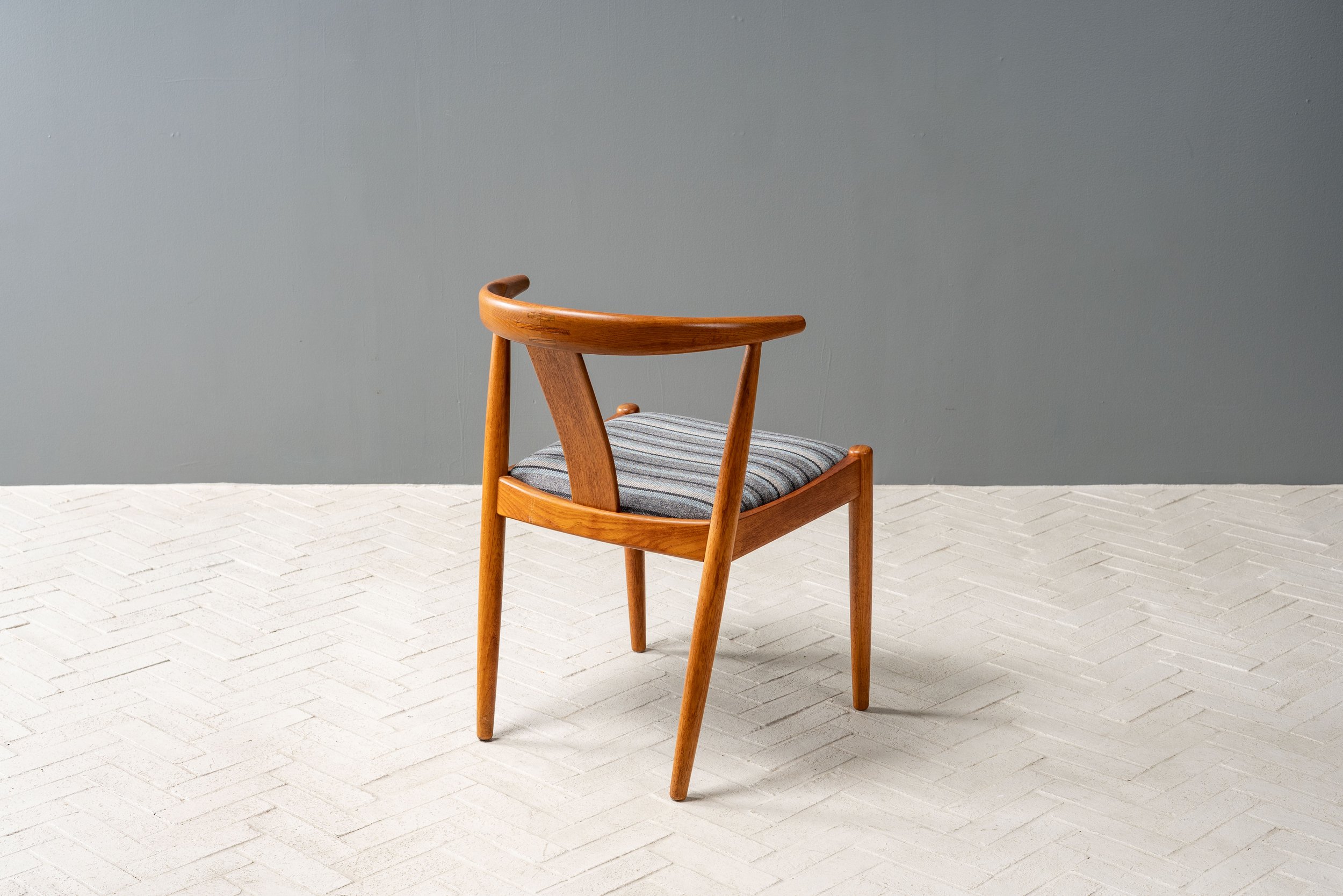 set-of-6-dyrlund-teak-dining-chairs-resideinc-10.jpg