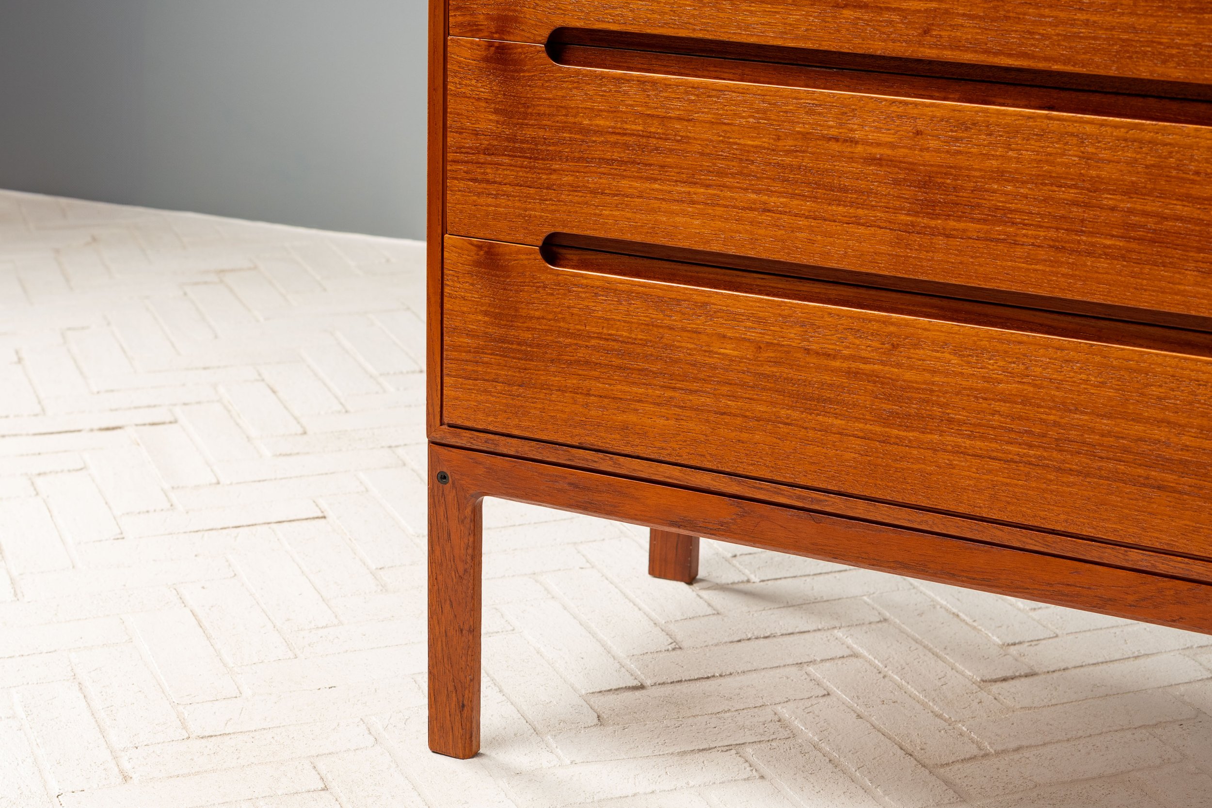 arne-wahl-iversen-teak-high-chest-resideinc-22.jpg