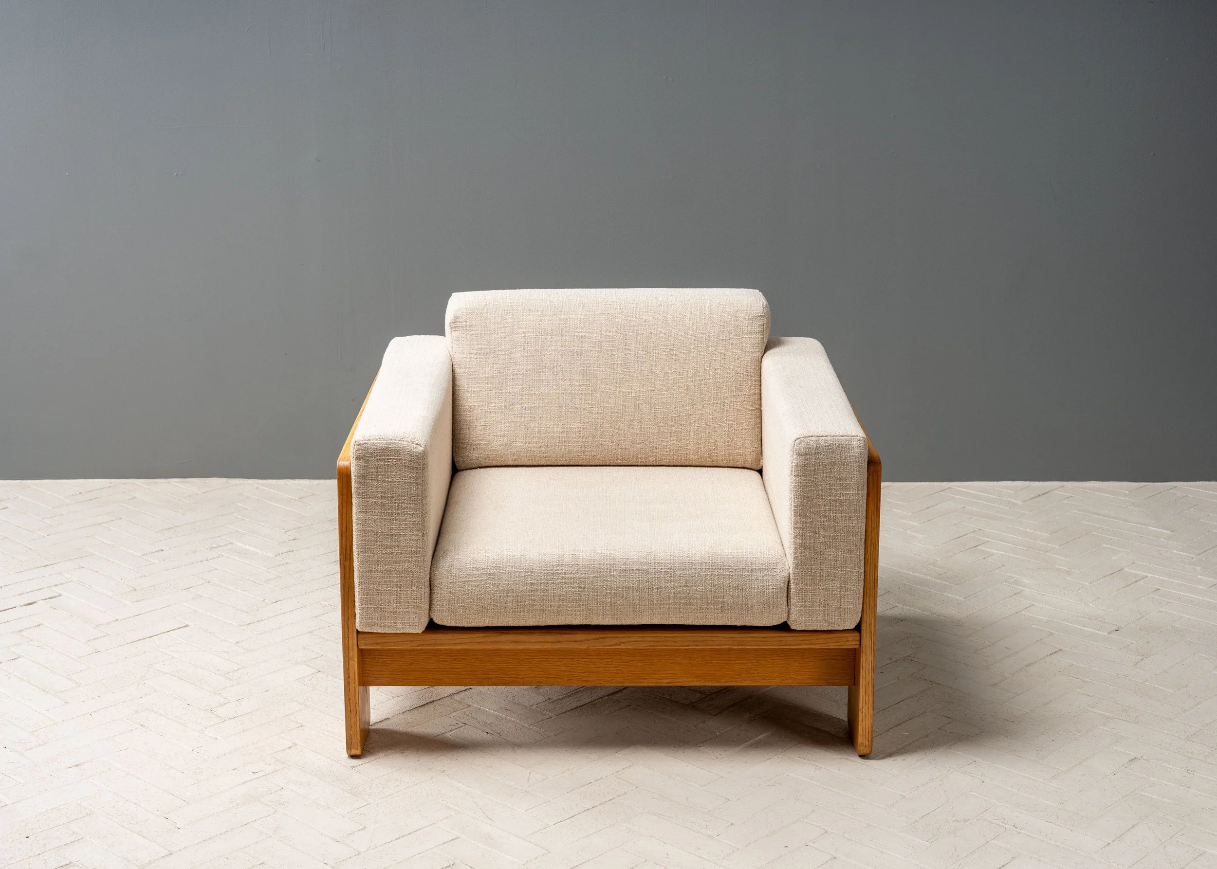 pair-of-tobia-scarpa-bastiano-oak-lounge-chairs-resideinc-7.jpg