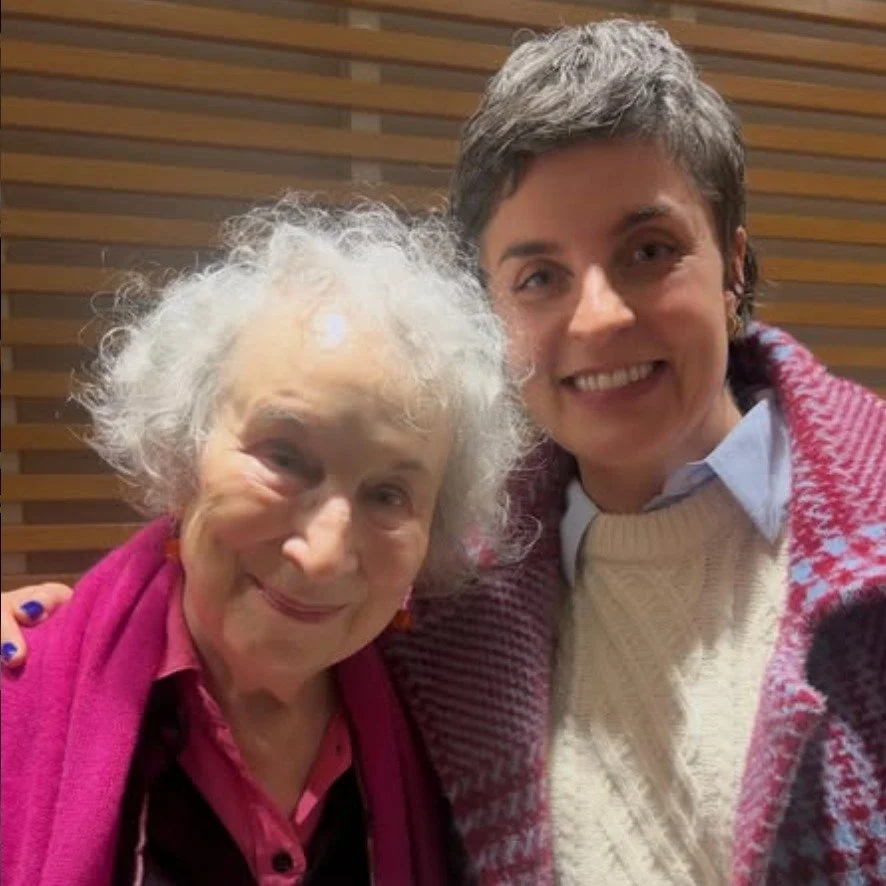 We were thrilled to see @jessieburton read an extract at the launch of BOOK OF LIVES by Margaret Atwood, alongside Ruth Wilson and Atwood herself! 😍 📚

Read all about it here
⬇️
https://www.mushens-entertainment.com/news/c4lhpd71wnwwcpvn3mnstupdlz9