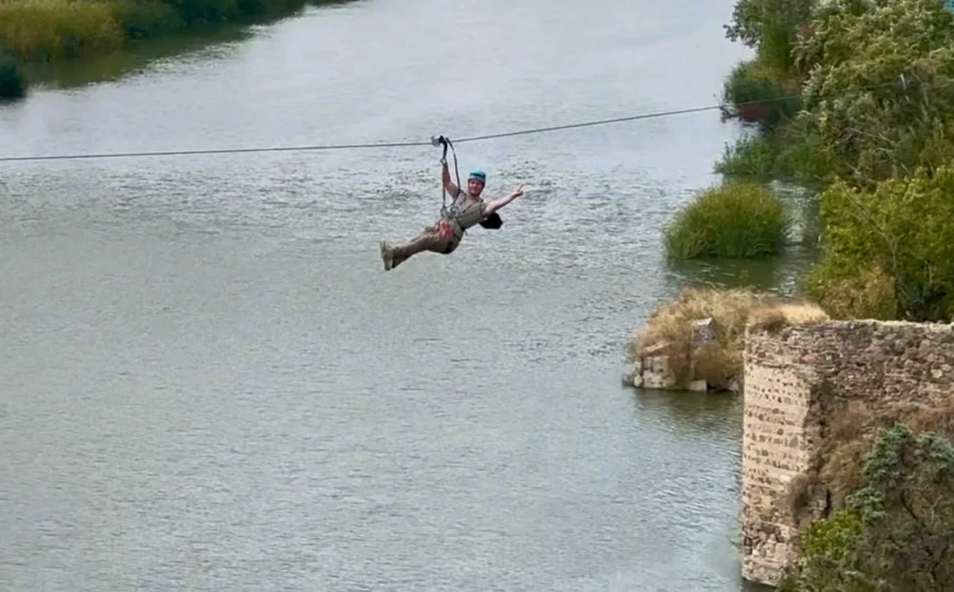 toledo-zip-line-taag-rivier.jpeg