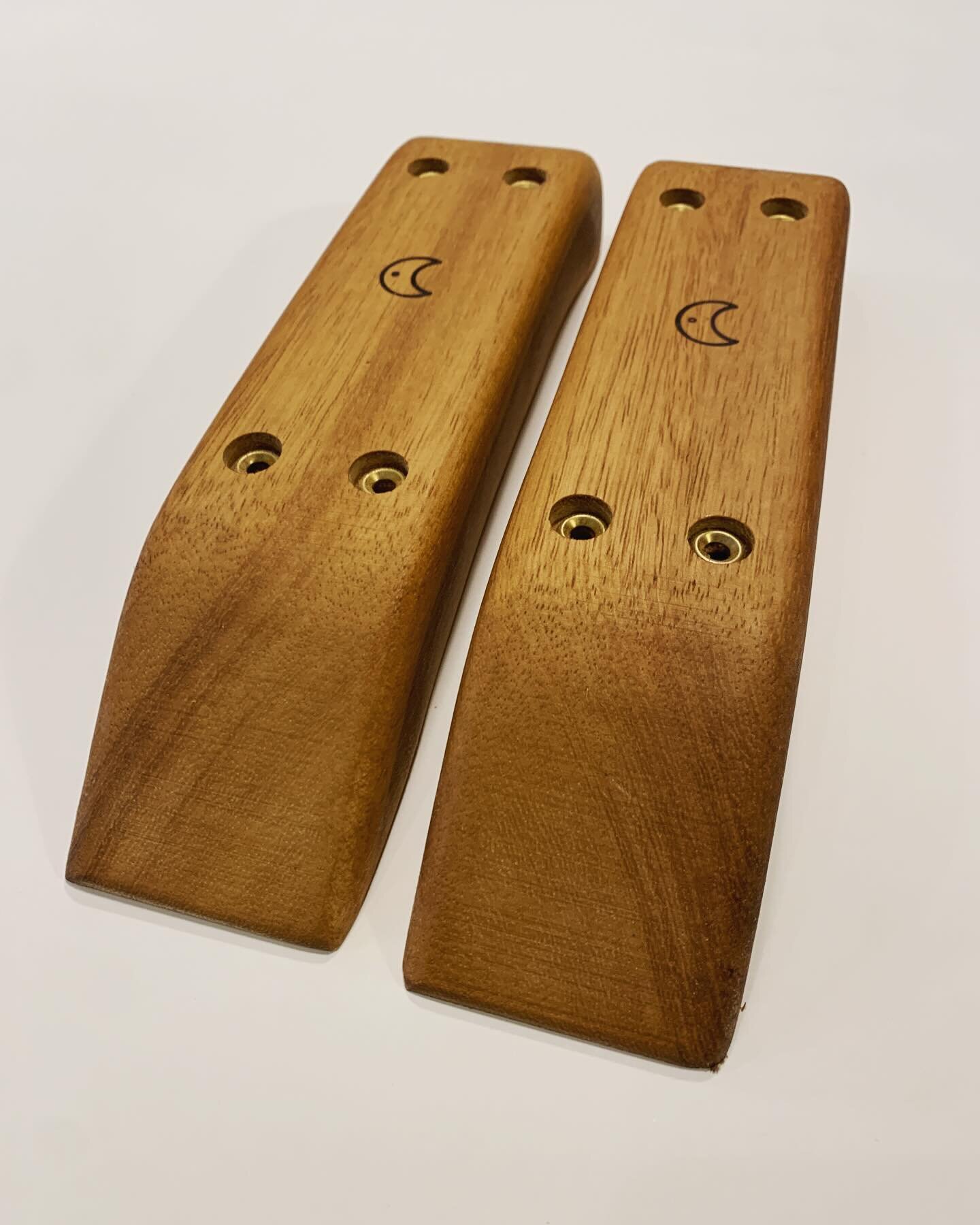 Had a bit of a restock on the webshop. Been busy trying to keep up with orders, but over the next week or so more will be up. Brushes, sets, and the new crimp game! 
Here is a Nice big pair of iroko pinches. Slightly incut on both sides to improve gr