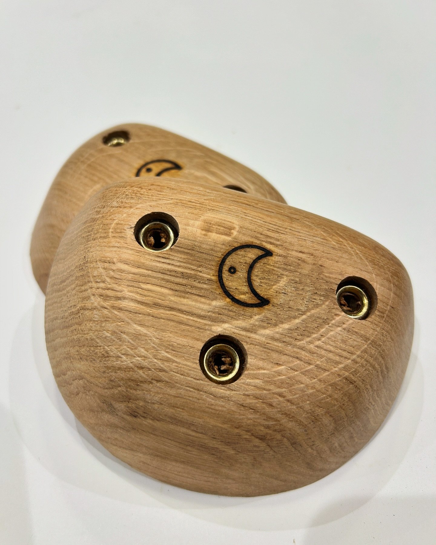 Pair of oak rounded edge climbing holds. 
.
.
. . . #bouldering #boulderinglife #climbing #woodenholds #climbingtraining #boulderingtraining #rockclimbing #climbingholds #bouldering_is_my_passion