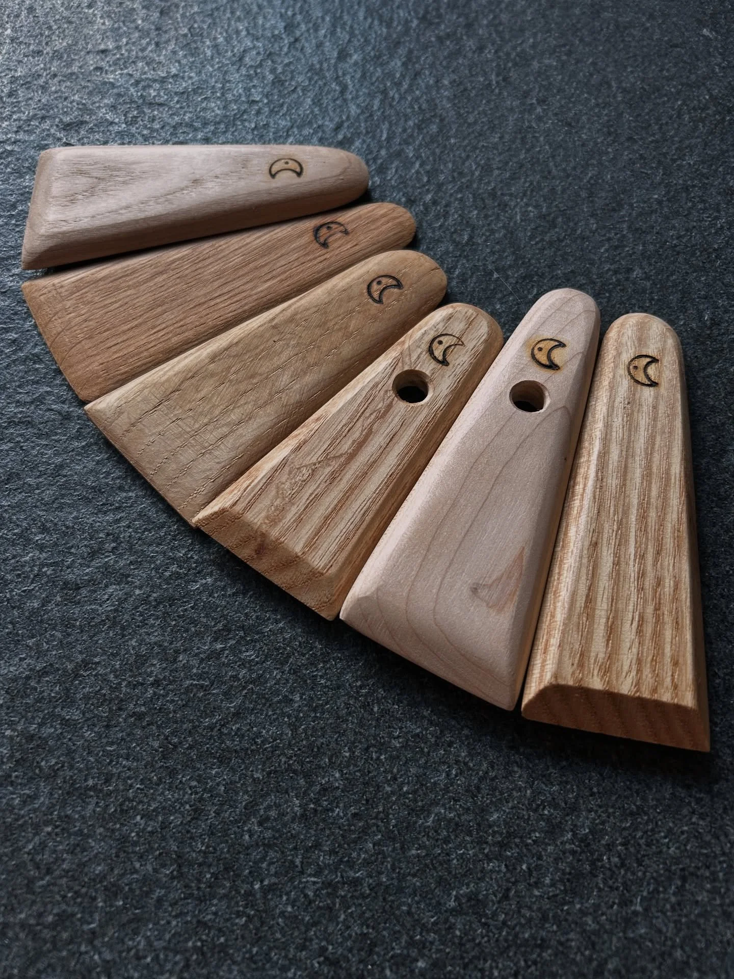 Flat forming tools with various edges in Oaks and Maple.
.
.
.
#pottery #potterylove #potterylife #potterytools #ceramics #ceramictools #ceramics