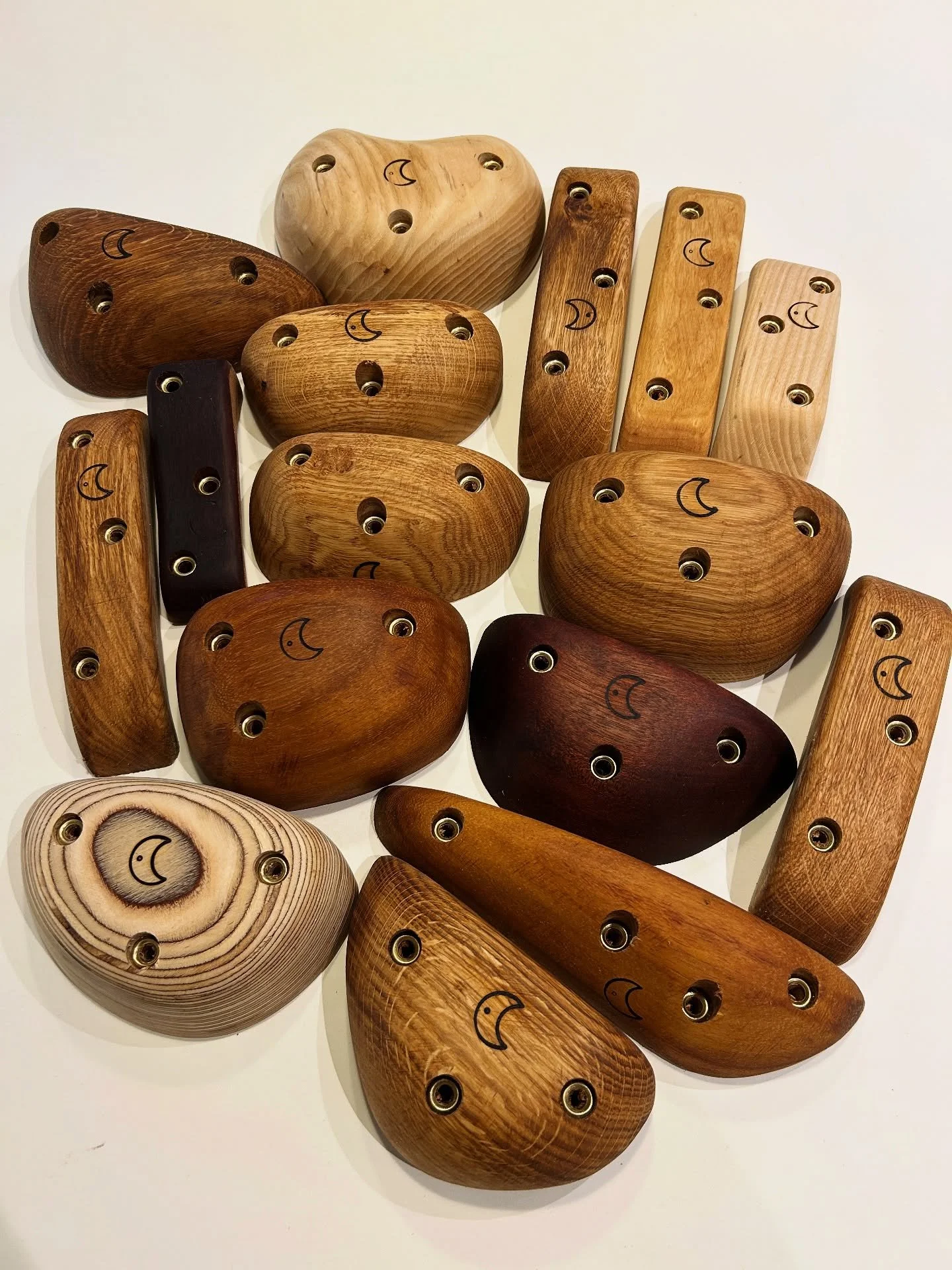 Custom set of chunky incut jug and some pinches heading off to Canada today. Had an amazing break from making holds over the summer, but I&rsquo;ve really enjoyed being back in my mini workshop this last week. DM for custom sets or check out these bu
