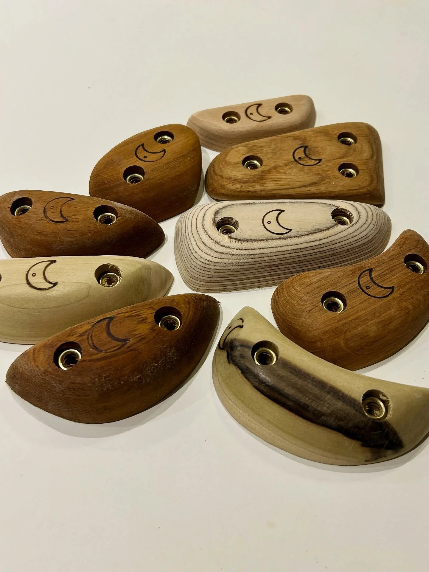 Just added a few more bits to the webshop. Hoping to get some more up early this week and aim to get back in to the routine of regular drops. This mixed set of edges and woods. Oak, birch ply, iroko, beech and some poplar is up on the webshop now. 
.