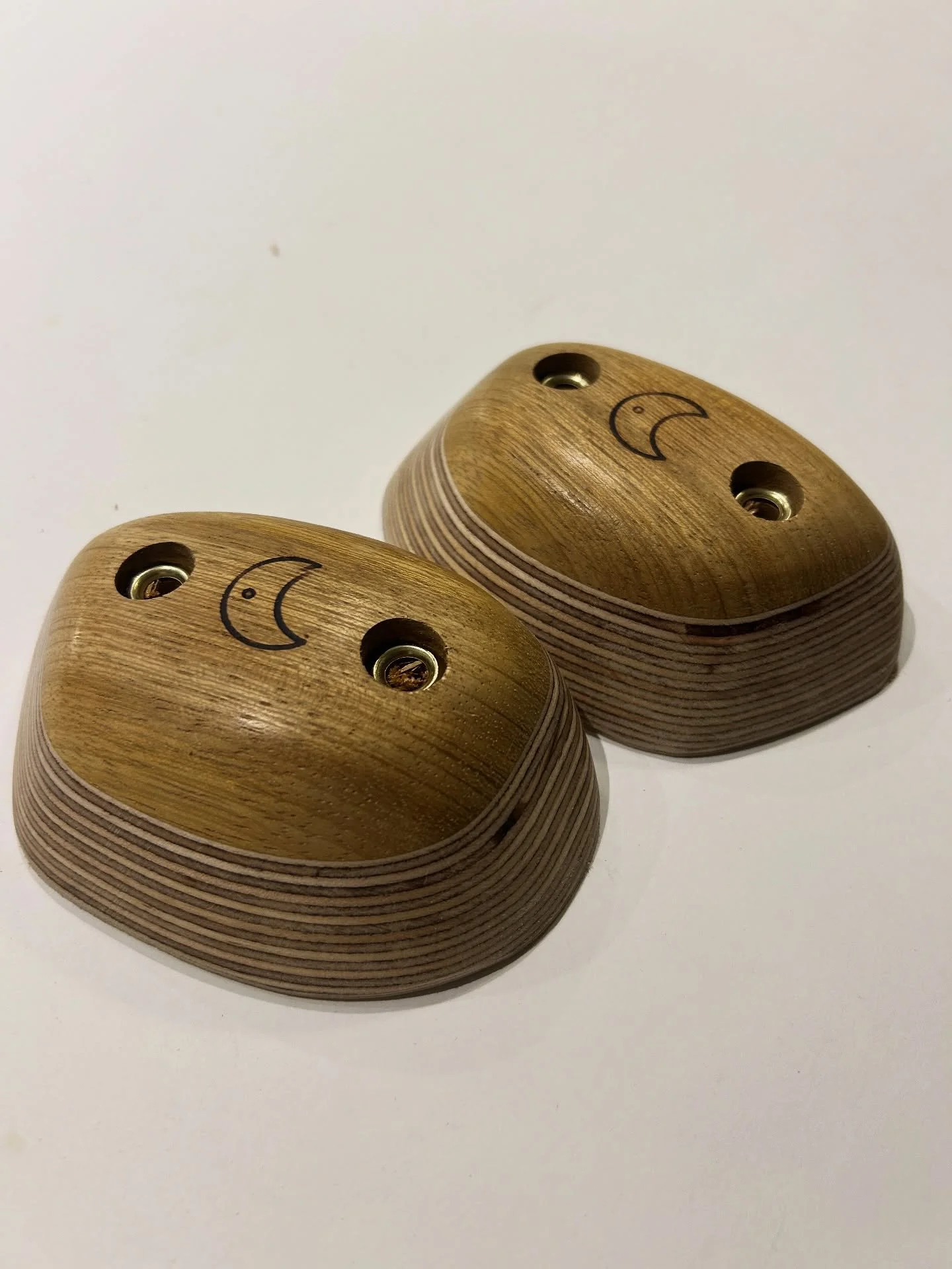 Mirror pair of birch ply and iroko rounded edges super comfortable in the hand and lovely to pull on. One of my favourite styles of hold. 🤙. 
.
.
.
#Bouldering #boulderinglife #climbing #climbingtraining #boulderingtraining #climbingwall #climbing_l