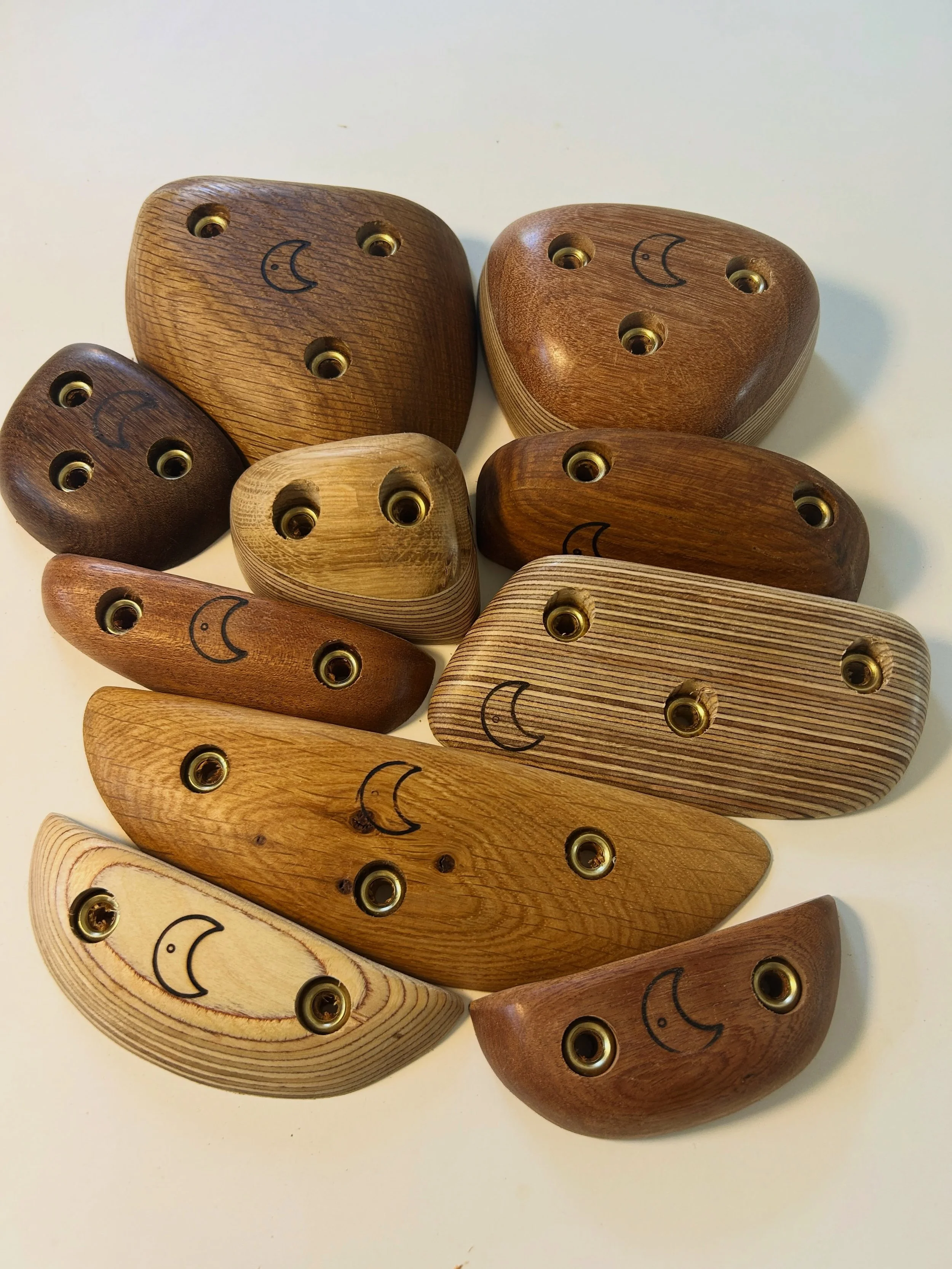 New holds up on the webshop now. Get them while you can. Loads of pairs, spray wall sets and a few singles. Plus hangboards and brushes. DM me for more details or with any questions. Happy Friday people! 
.
.
#bouldering #climbing #woodenholds  #clim