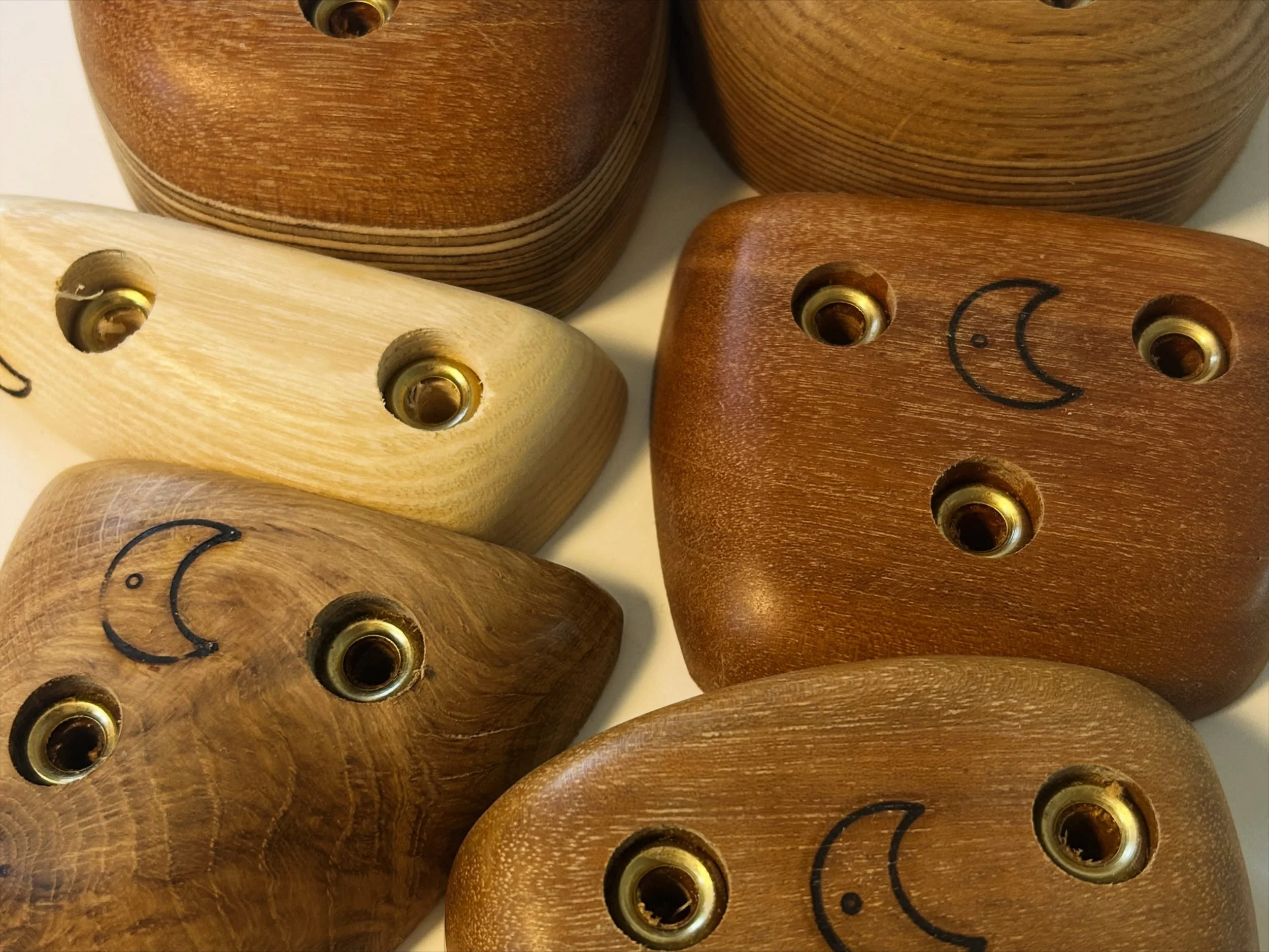 A selection of 6 holds ready to go. oak, balau, Ash, with a little birch ply. DM for more details or check out the webshop. 
.
.
.
#Bouldering #climbing #woodenholds  #climbingholds #escaladebloc