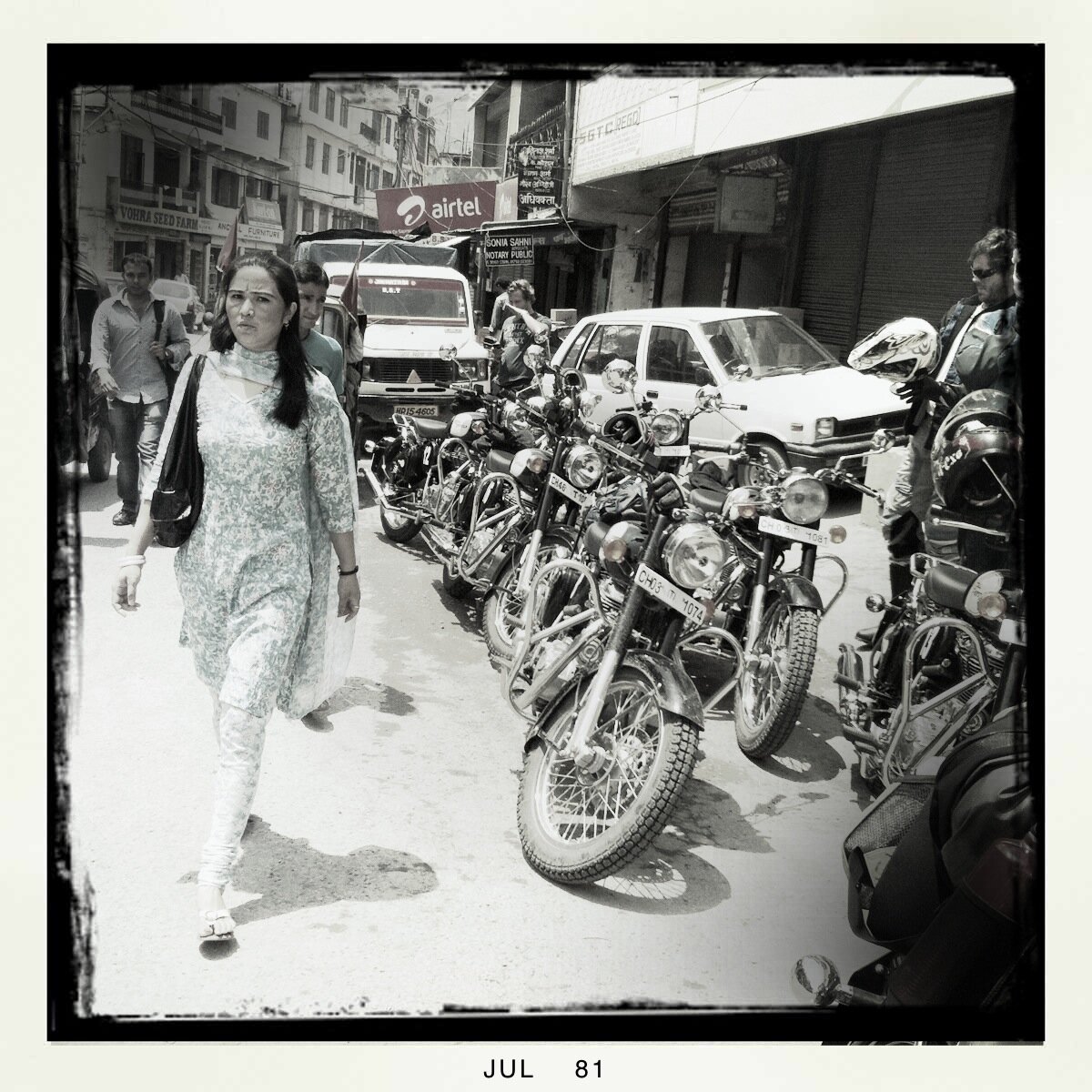 Riding Royal Enfield, shooting with iPhone3