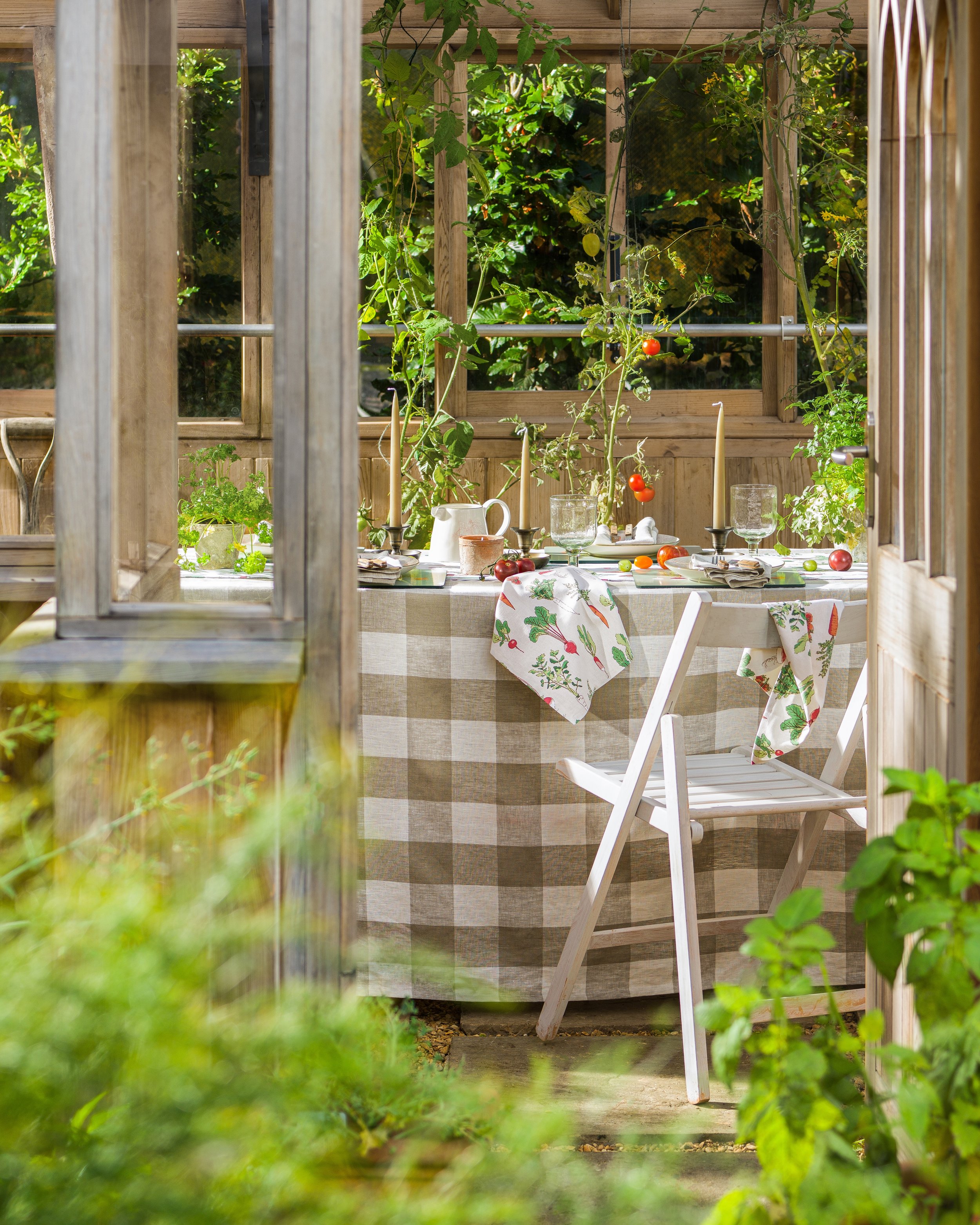 SS25-GARDEN-VEGETABLES-OUTDOOR-DINING-HERO-PORTRAIT-2.jpg