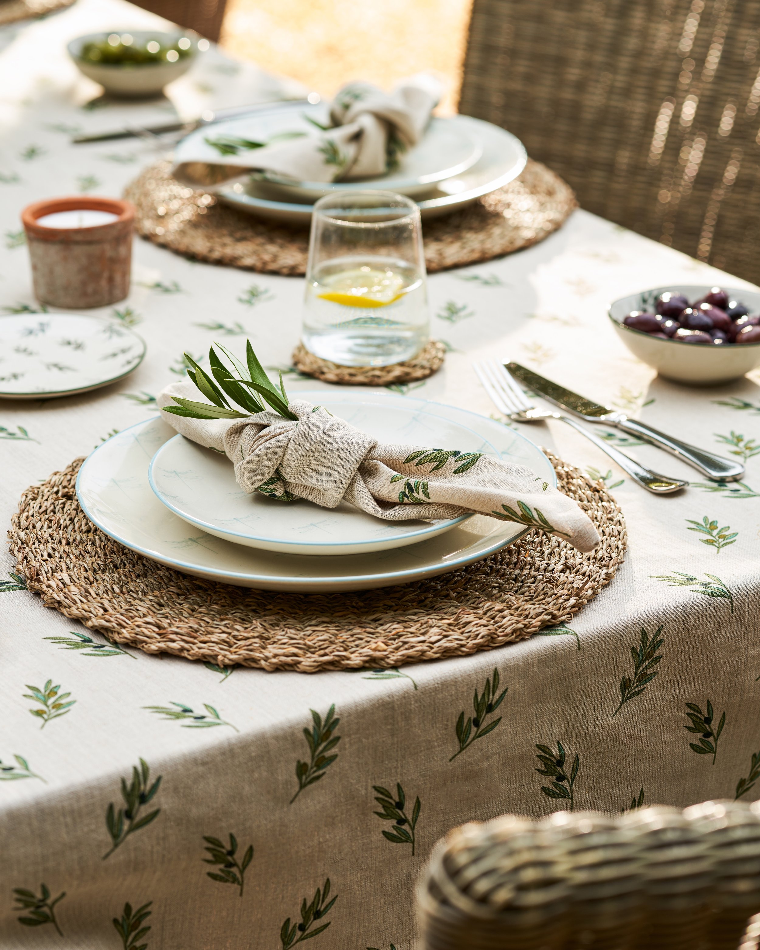 SS25-OLIVE-OUTDOOR-DINING-SOCIAL-1-PORTRAIT-2.jpg