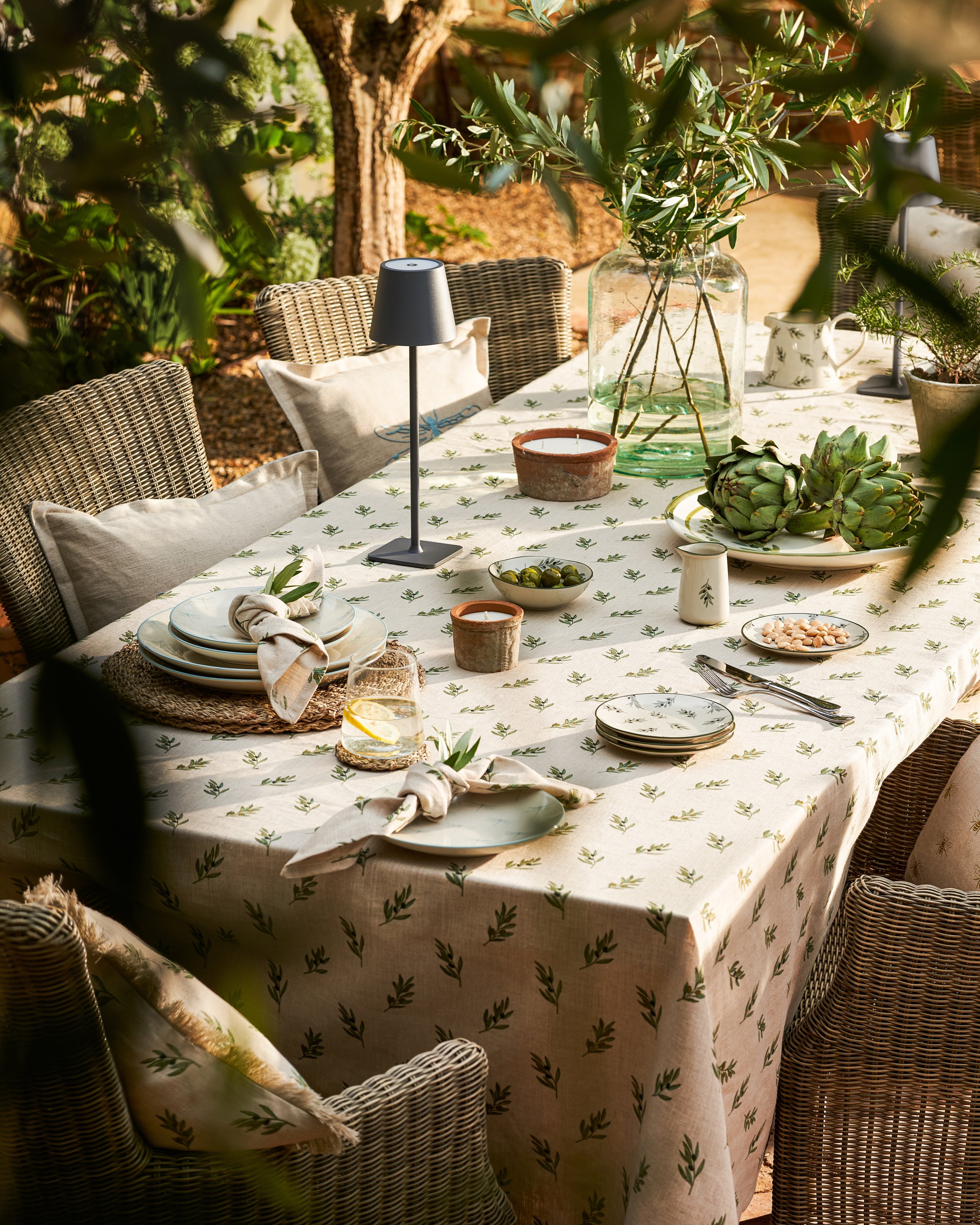 SS25-OLIVE-OUTDOOR-DINING-SOCIAL-2-PORTRAIT-2.jpg