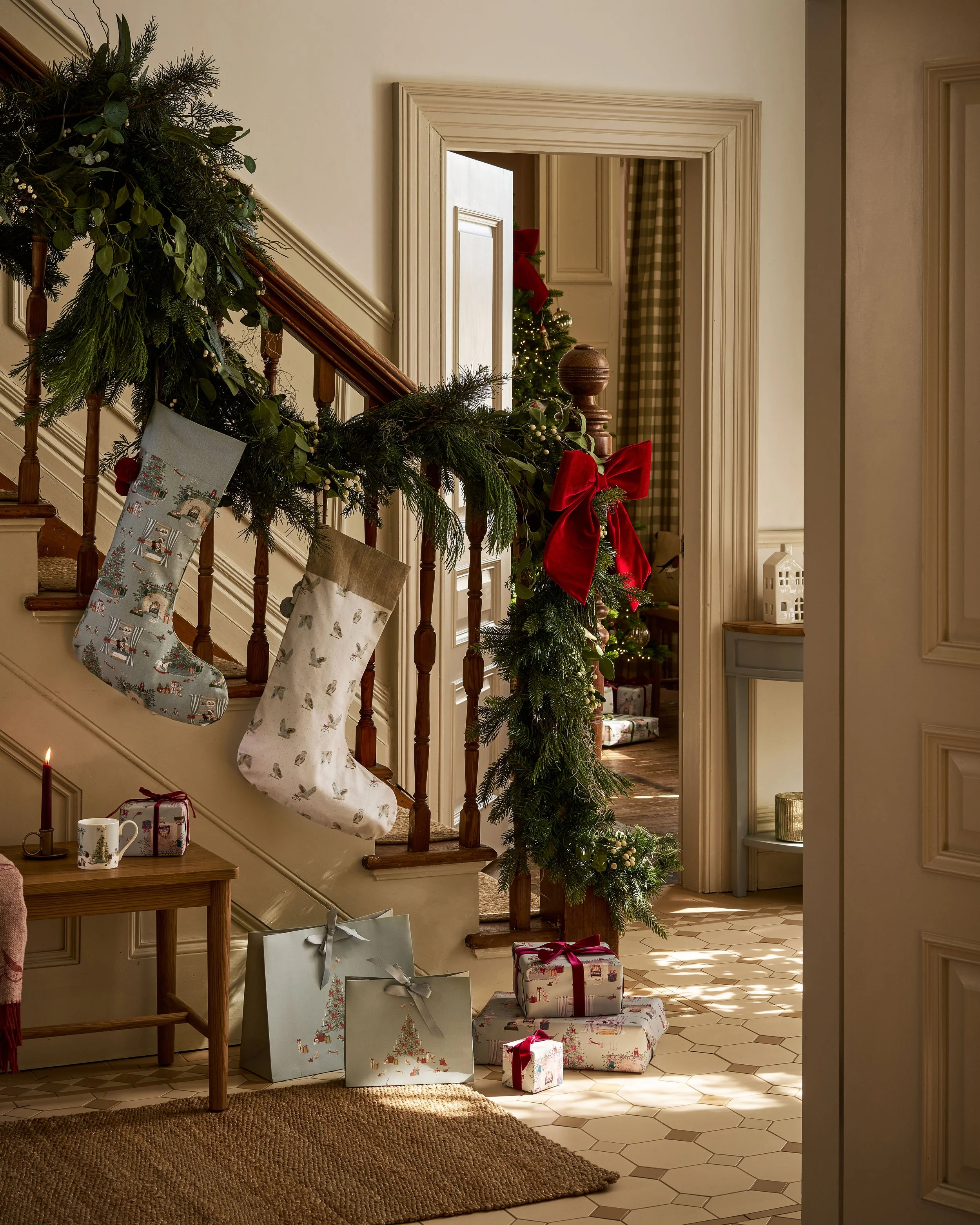 AW25-COSY-CHRISTMAS-HALLWAY-HERO-PORTRAIT.jpg