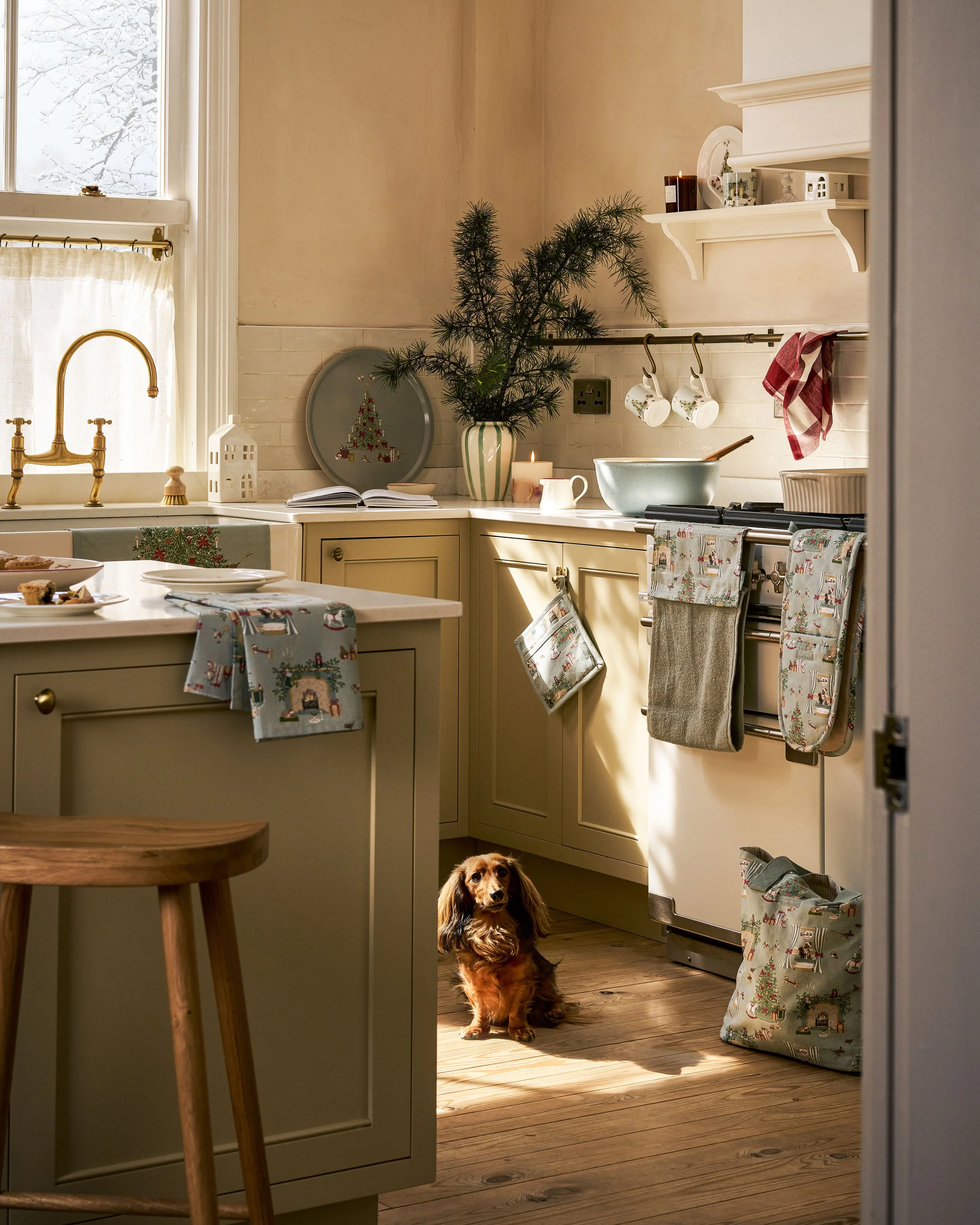 AW25-COSY-CHRISTMAS-KITCHEN-HERO-ALT-1-PORTRAIT.jpg