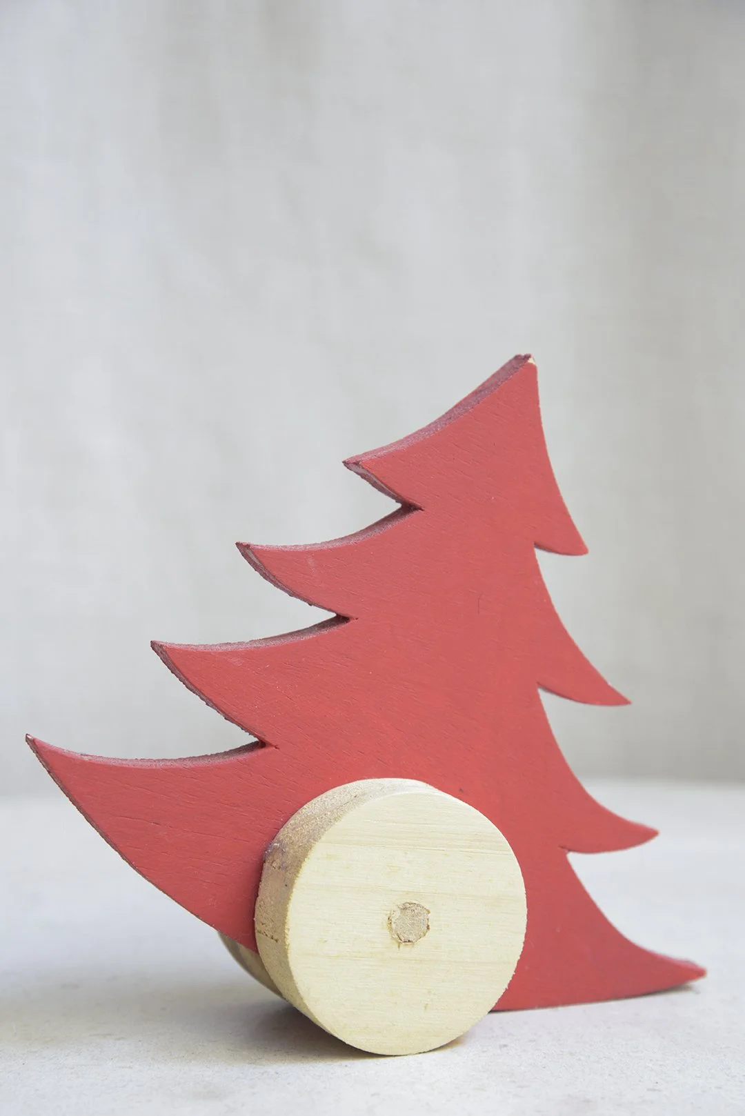 23-06_wooden-pine-tree_1.jpg