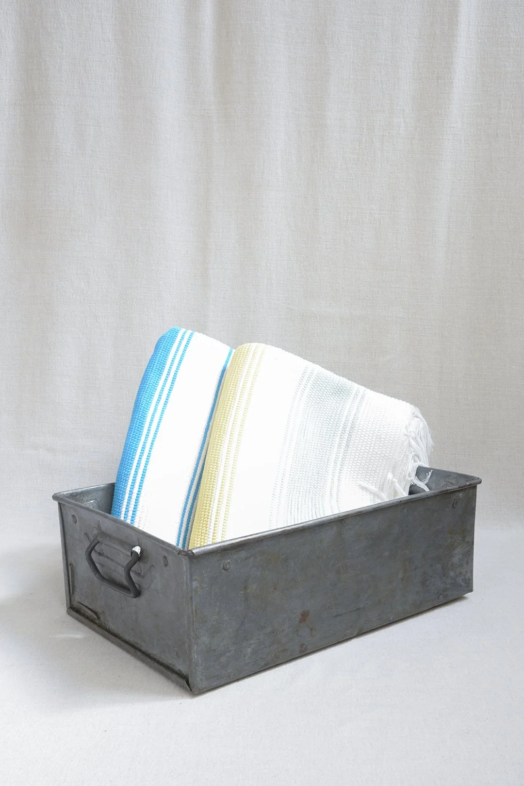 23-10_vintage-industrial-steel-crate_1.jpg
