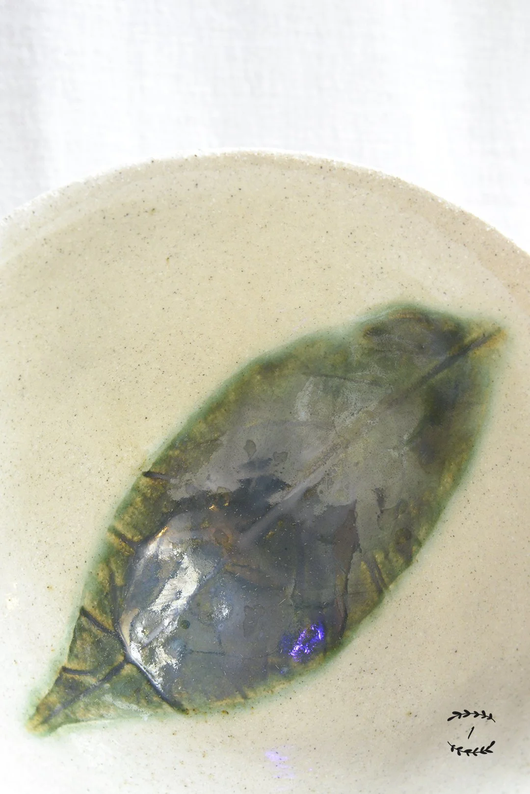 23-12_ceramic-leaf-bowls-small_8-#1.jpg