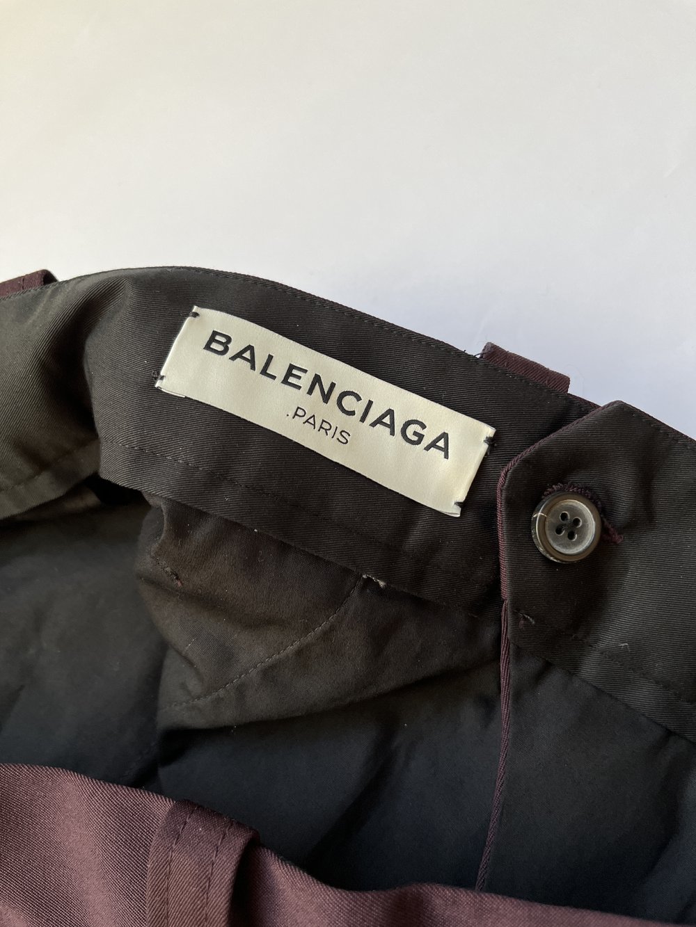mynte Elskede Kejser 2016 Balenciaga by Demna Gvasalia striped burgundy trousers — Secundo Store