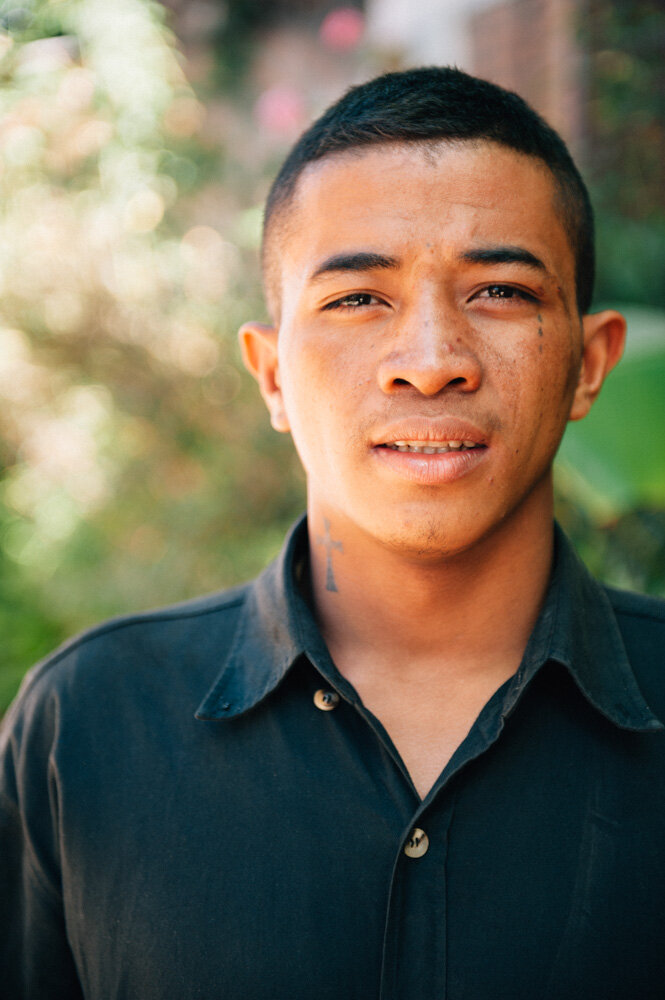  Ancien enfants des rues, Mahefa, 20 ans, vient de finir son cursus scolaire. Tananarive. Avril 2018 // A former street child, Mahefa, 20, has just finished his schooling. Antananarivo. April 2018. 